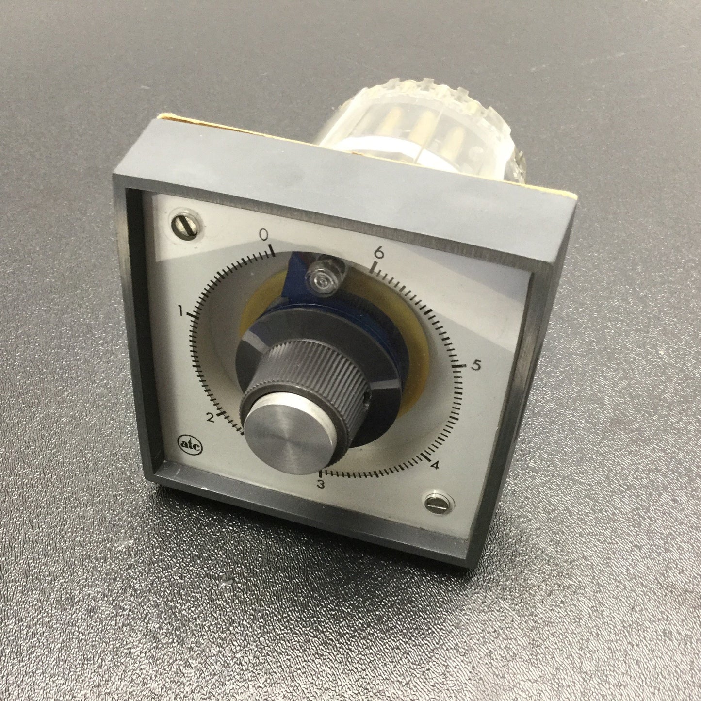 New ATC 309D 029 A 04 PX Motor-Driven Analog Reset Timer 0-6Min, 120VAC, Push Button