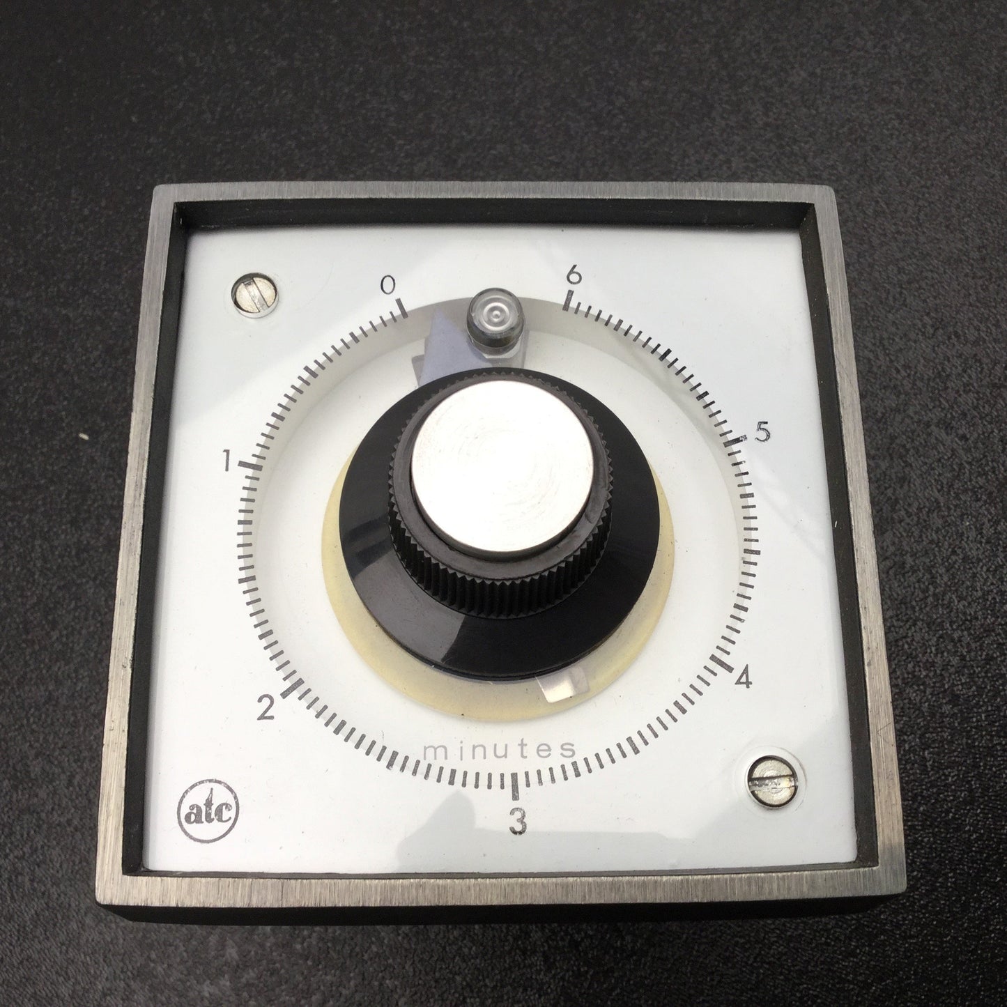 New ATC 309D 029 A 04 PX Motor-Driven Analog Reset Timer 0-6Min, 120VAC, Push Button