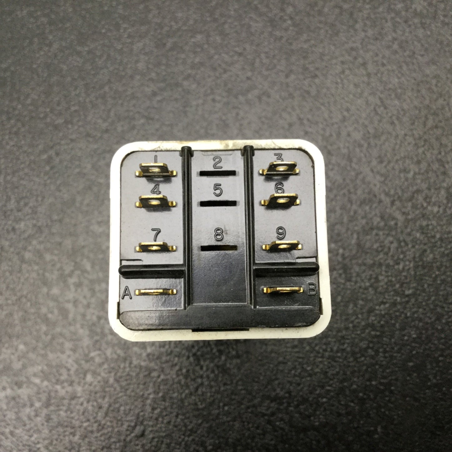 Used Dayton 5Z566 Time Delay Relay Range: 0.1 To 10 Seconds, Input: 120VAC 50/60Hz