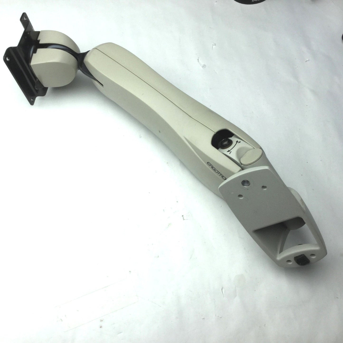 Used Ergotron 428-170-180-02 Flat Monitor Wall Mount 75mm x 75mm, 14" Arm