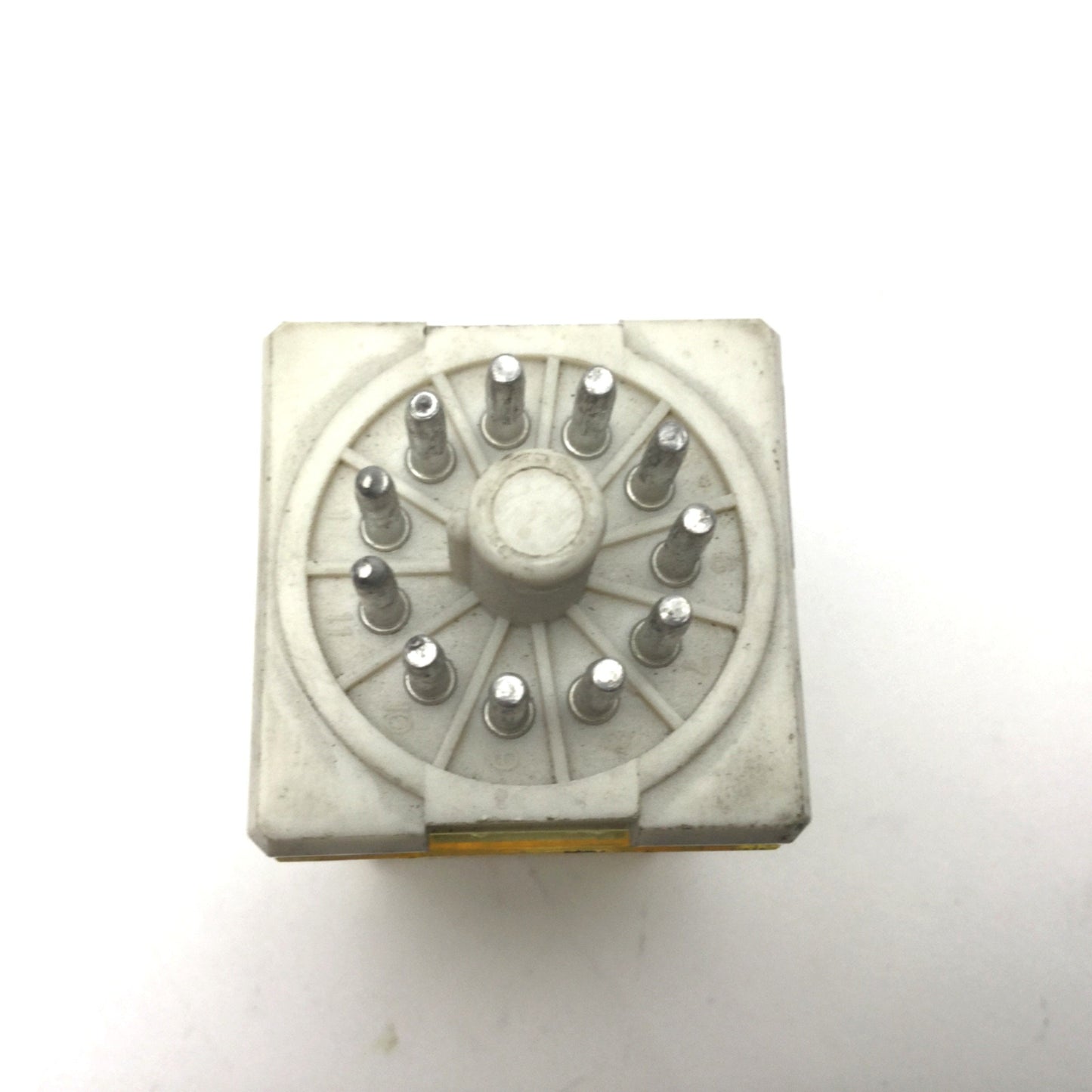 Used Lot Of 4 IDEC RR3PA-ULAC240V Ice Cube Relays Coil: 240VAC, Contacts: 10A, 11-Pin