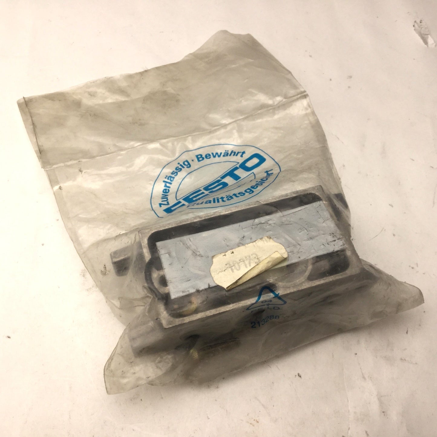 New Festo VDMA 24 345-C-1 Aluminum Pneumatic Solenoid Valve Manifold Block Assembly