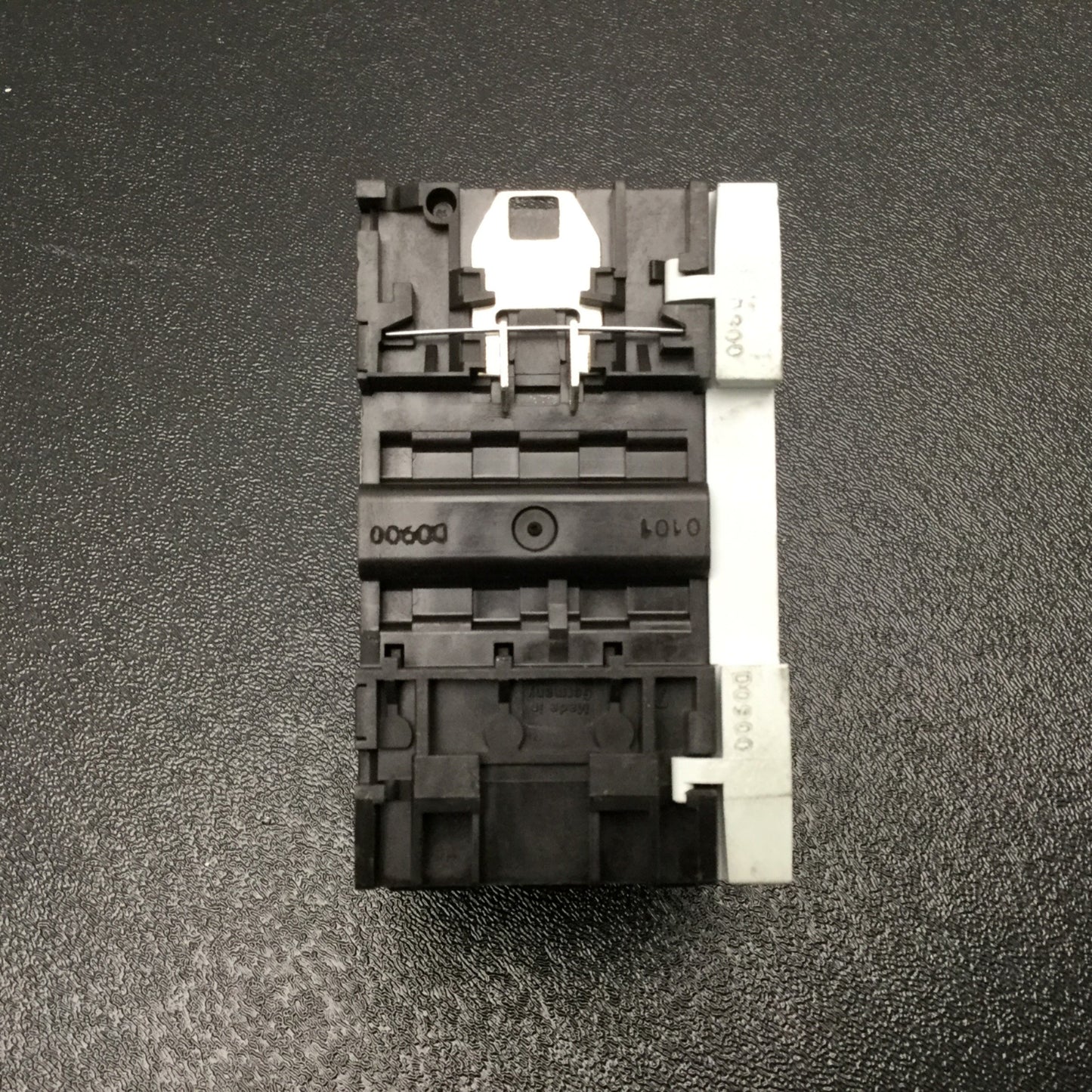 Used Omron J7M-AM-1.6 Motor Protection Circuit Breaker W/ J73M-AM-11 Aux Contact 1.6A