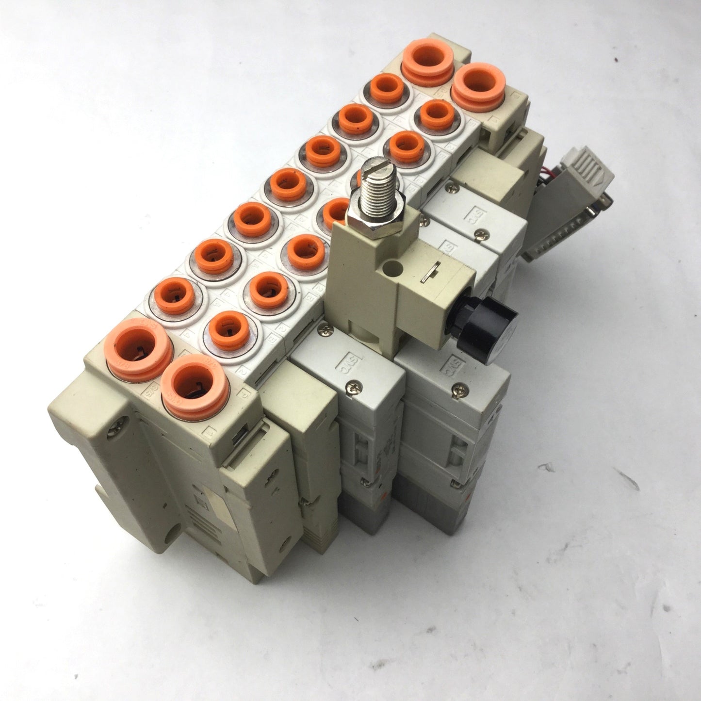 Used Bank of 5 SMC SV2100-5FU Solenoid Valves, 5-Port, 2-Position *Broken Connection*