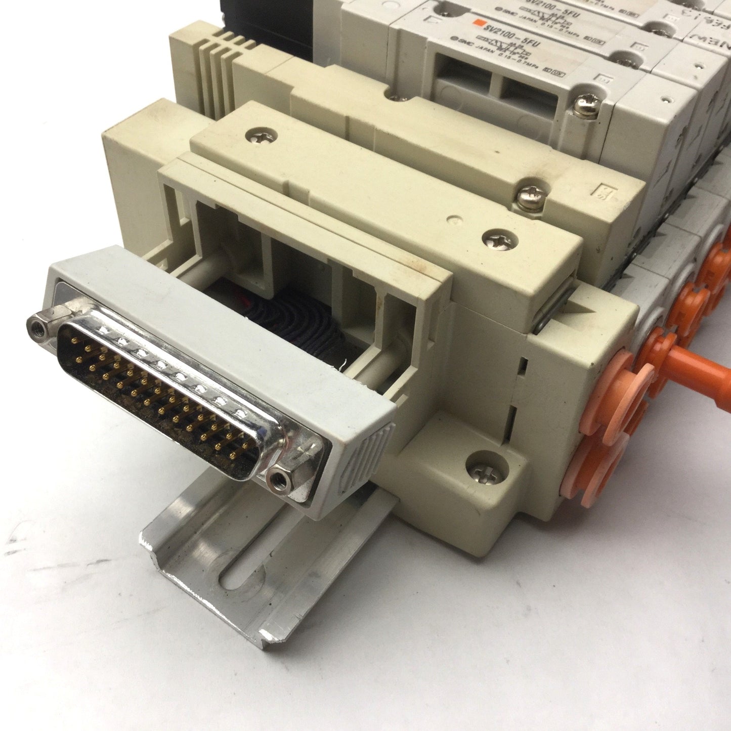 Used Bank of 10 SMC SV2100-5FU Solenoid Valves 5-Port, 2-Position *Broken Connection*