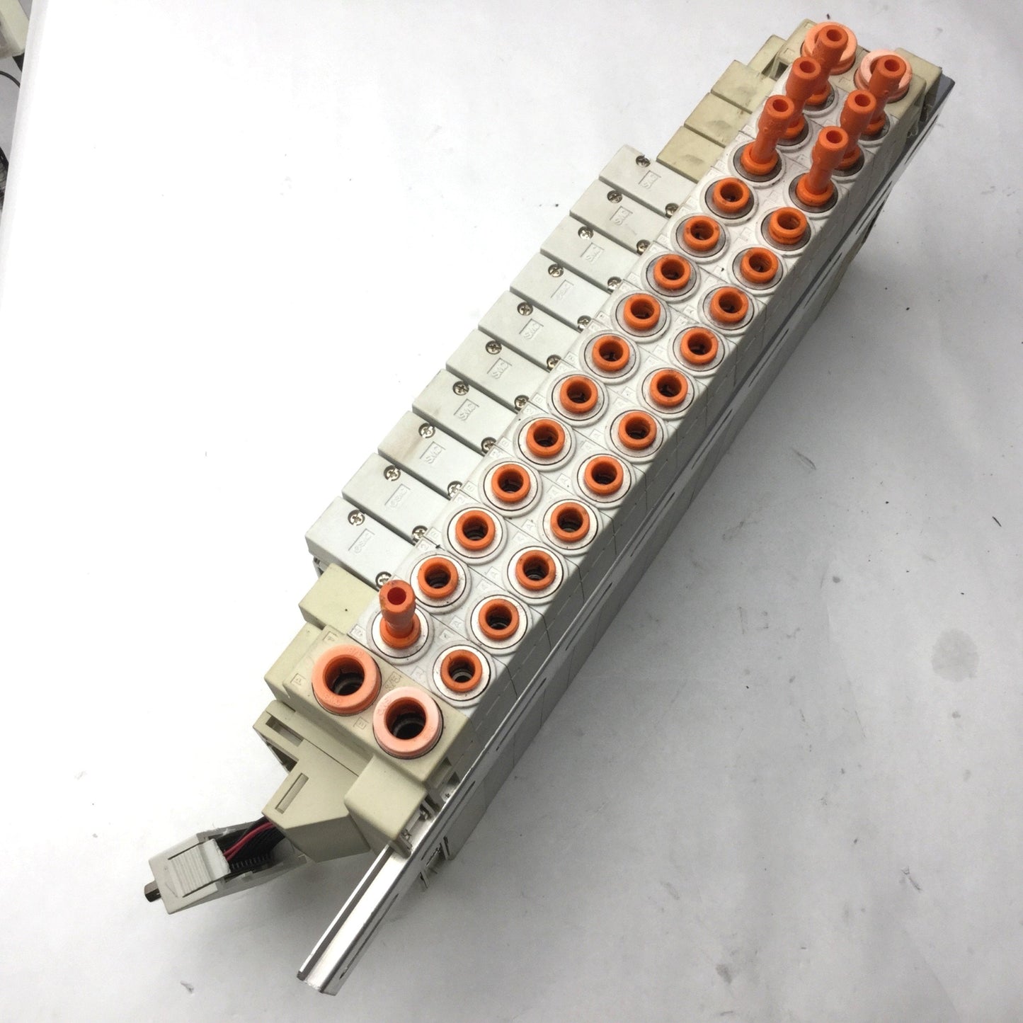 Used Bank of 10 SMC SV2100-5FU Solenoid Valves 5-Port, 2-Position *Broken Connection*
