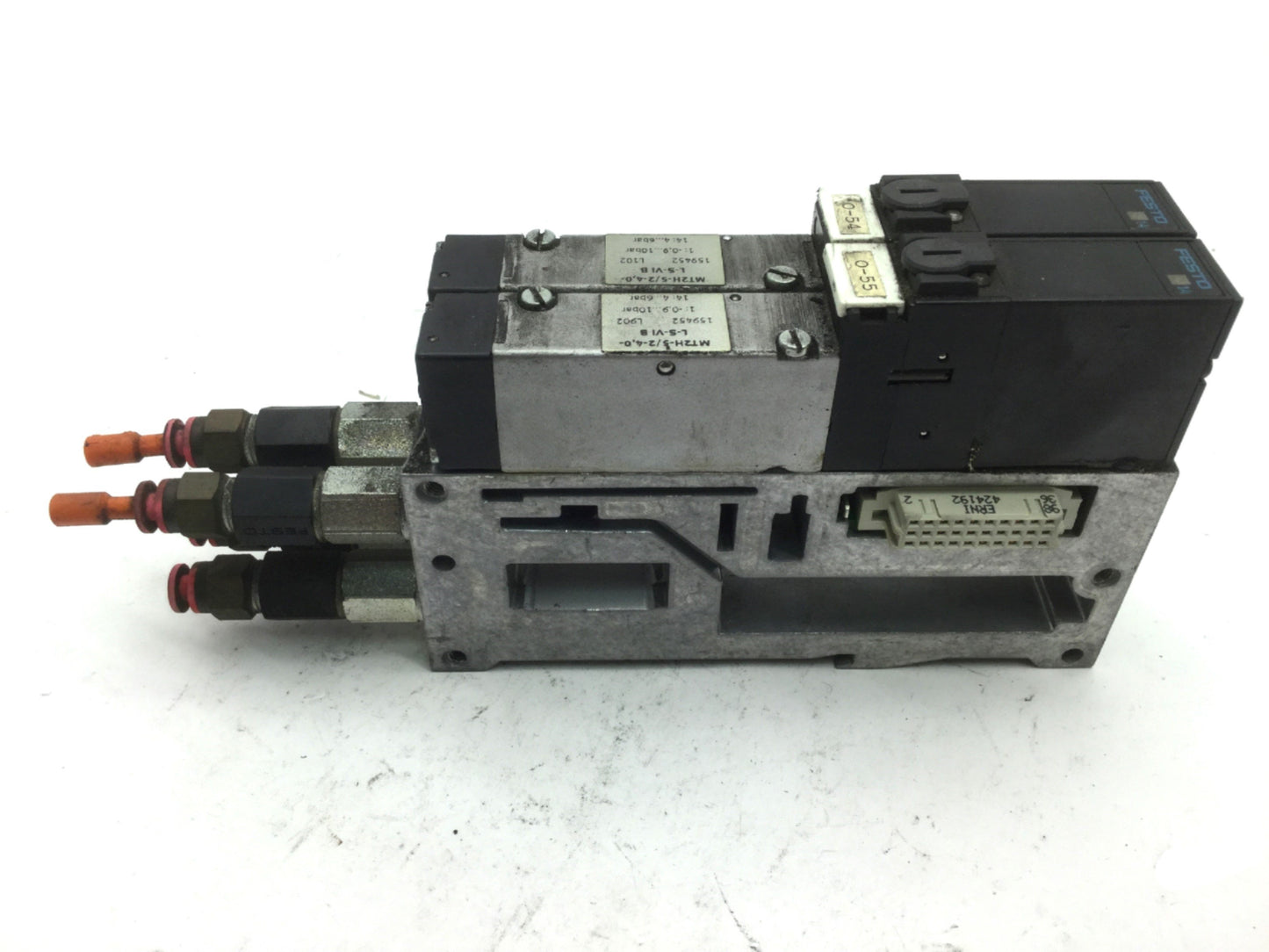 Used 2x Festo MT2H-5/2-4.0-L-S-VI Solenoid Valves On Festo VIGM-03-4.0 Manifold Block