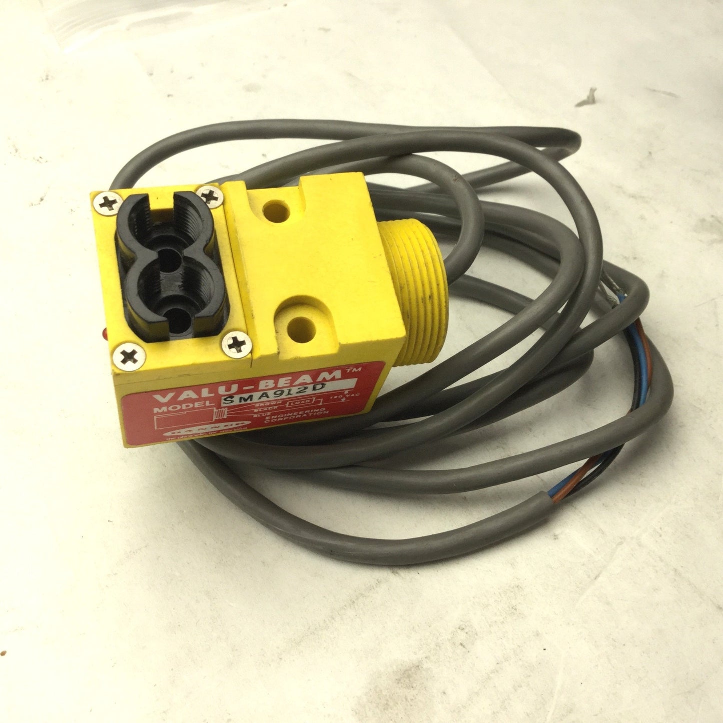 Used Banner SMA912D Valu-Beam Photoelectric Sensor, 120VAC, Range: 30"