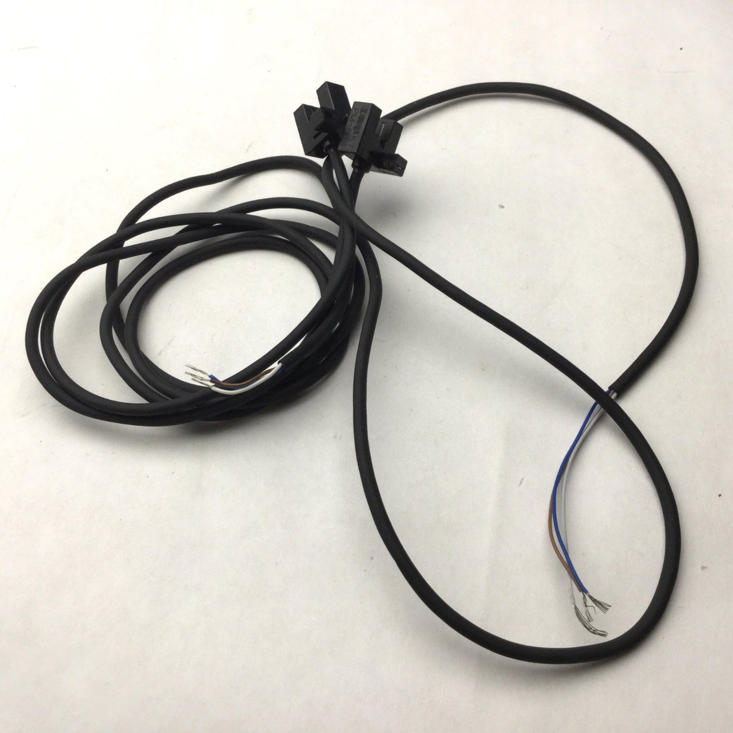 Used Lot of 2 SUNX PM-R24 Micro Photoelectric Slot Sensors, Sensing Range: 5mm