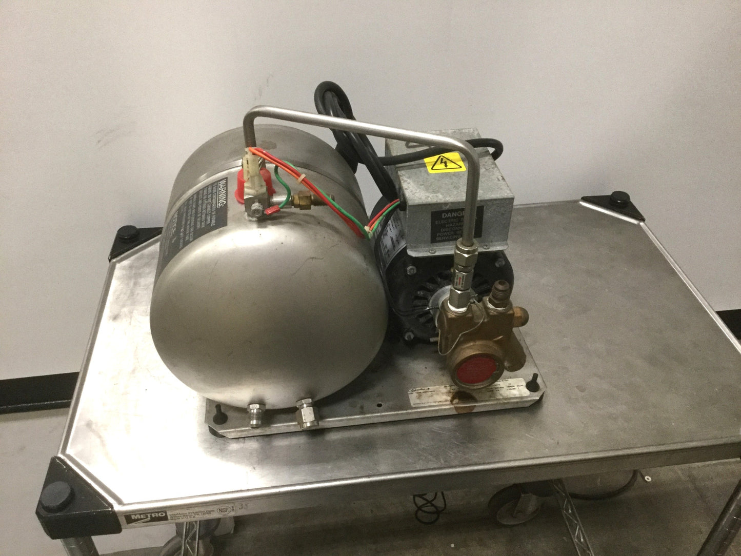 Used Cornelius CARB LARGE RESV Fountain Beverage Carbonator Pump & Motor 452R 220VAC