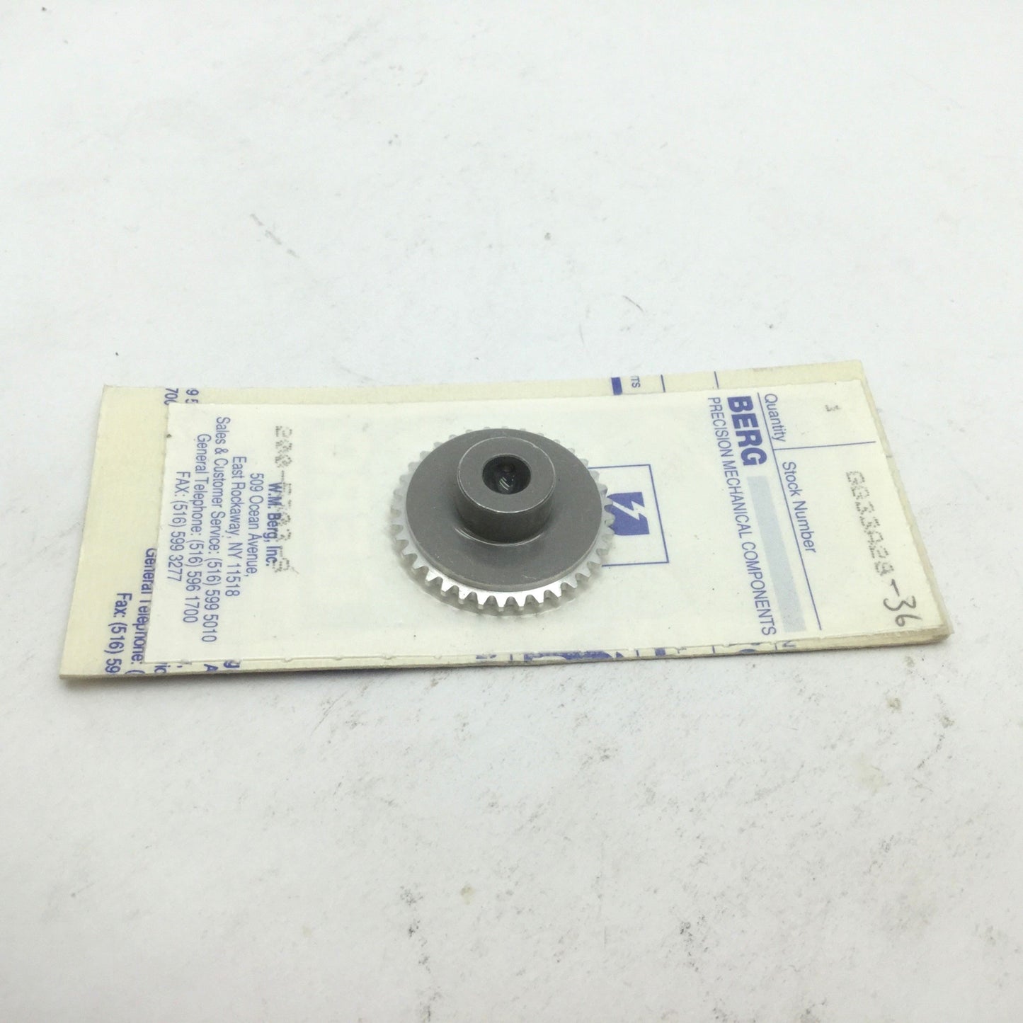 New WM Berg GG33A28-36 Chain Sprocket Teeth 36 Bore 1/4 OD 1.188 Aluminum