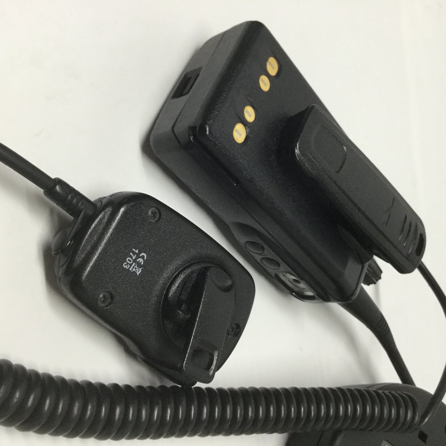 For parts or not working Vertex VX-451-G6-5 Handheld 2-Way Radio 403-470MHz, 32-Channel *Missing Buttons*
