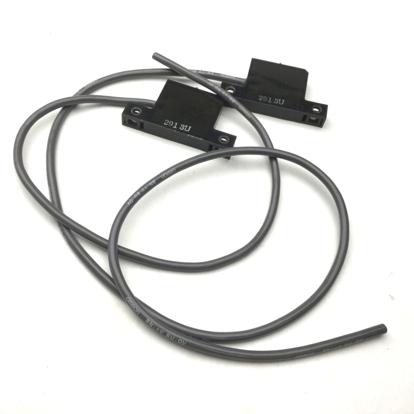 Used Lot of 2 Omron E3HF-IL Photoelectric Sensor, Sensing: 700mm, Voltage: 12-24VDC