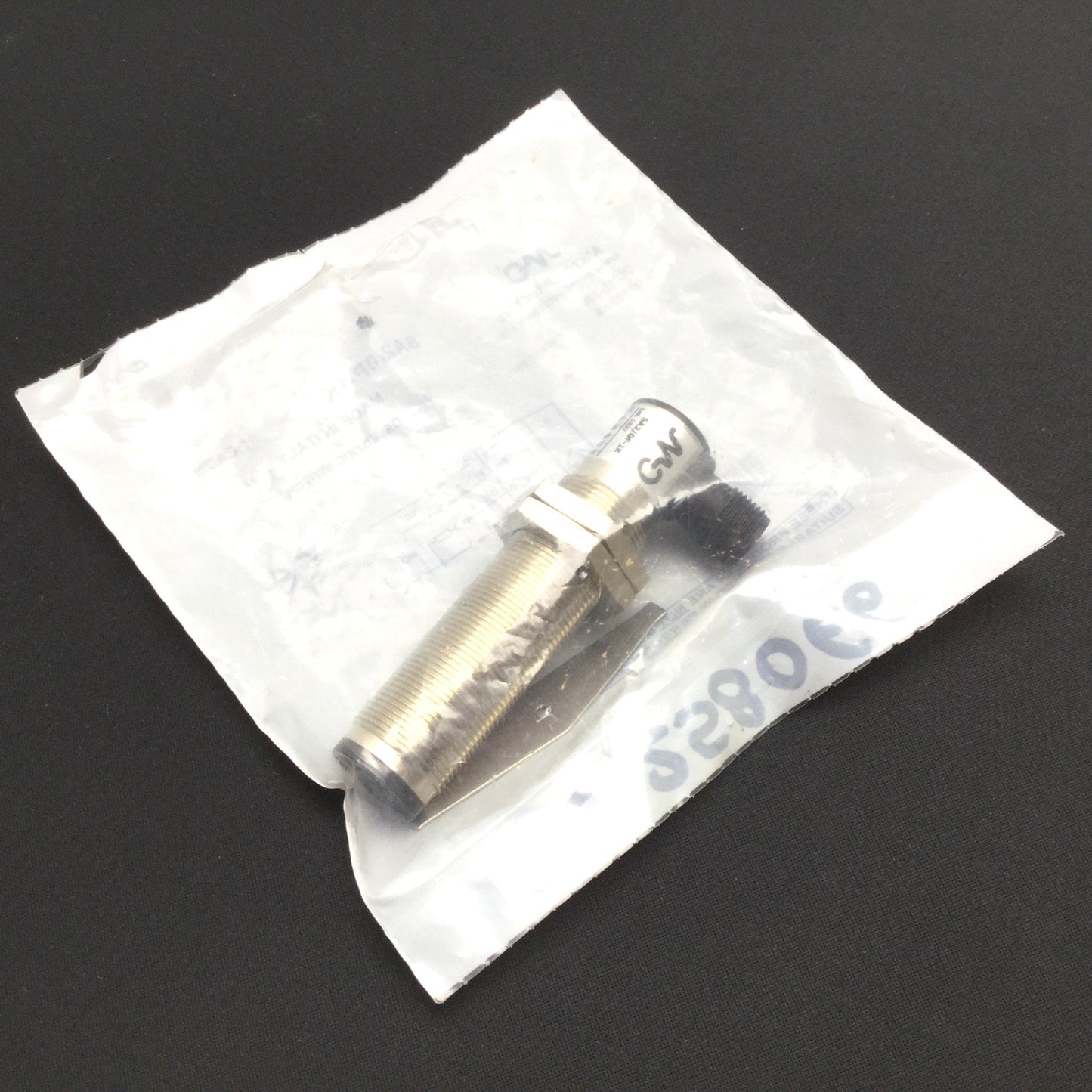 New Micro Detectors SA2/0P-1K Photoelectric Sensor, Range: 150mm, 4-Pin M12 QD, PNP