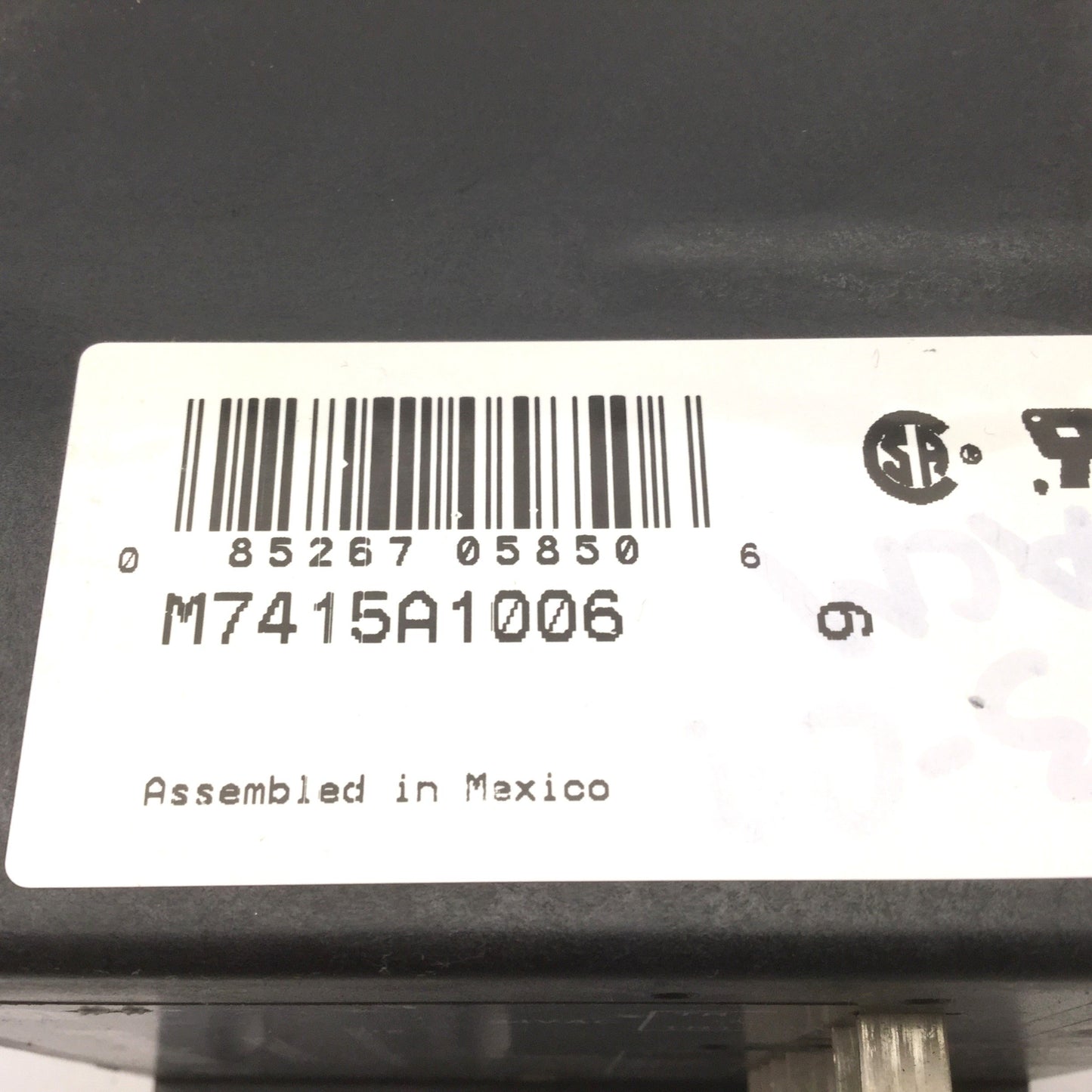 Used Honeywell M7415A1006 Modulating Spring Return Damper Actuator 24VAC, Stroke: 90°