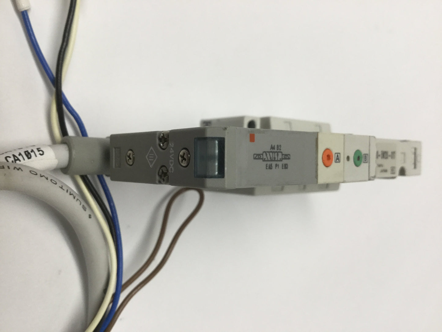 Used SMC SV1200-5W2U-01T Double Solenoid Valve, 2-Position 5-Port, 24VDC, 0.2-0.7MPa