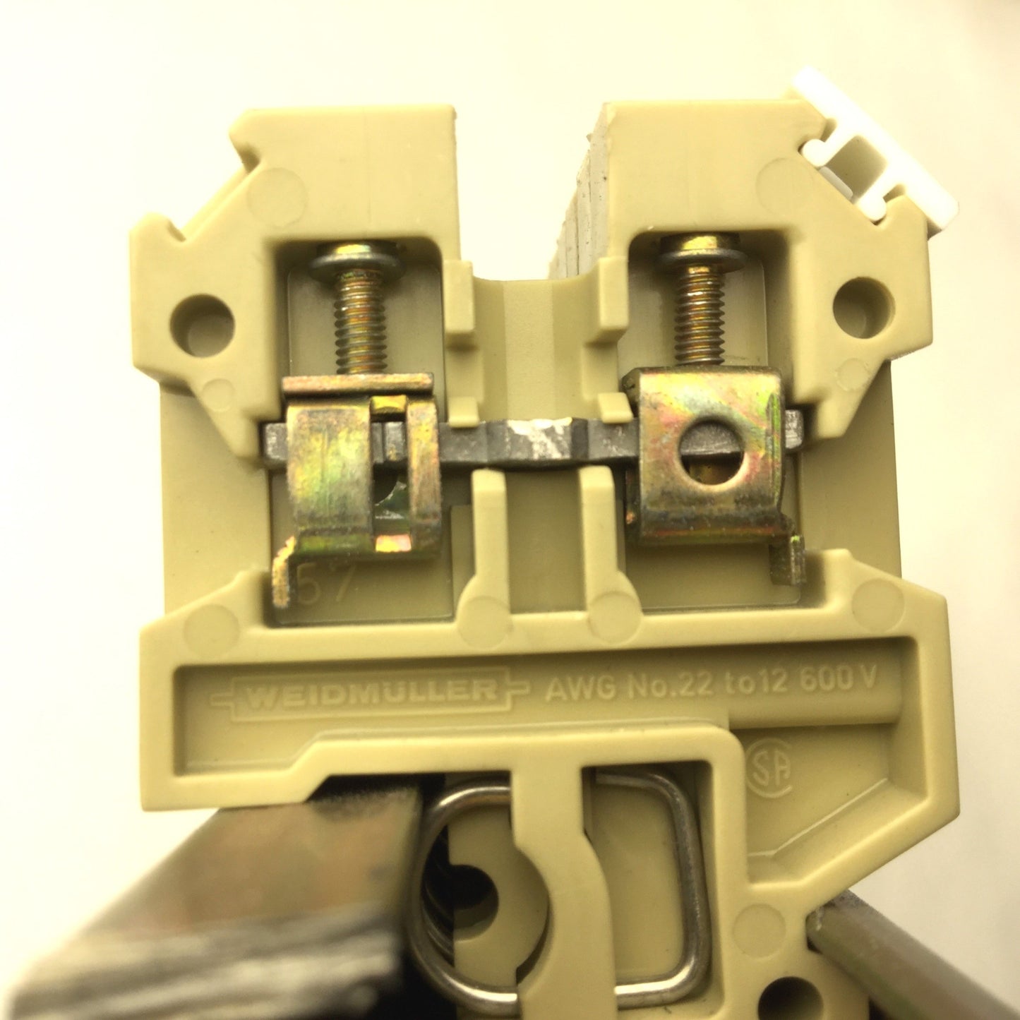 Used Lot of 39 Weidmuller SAK2.5 Terminal Block, Beige, 600V 25A, 22-12AWG, 12" Rail