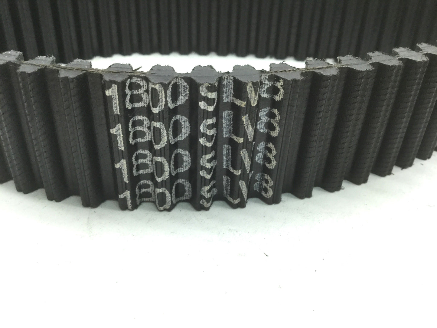 New Megadyne 1800-SLV8 Timing Belt Teeth: 225, L: 1800mm, W: 30mm, Pitch: 8mm