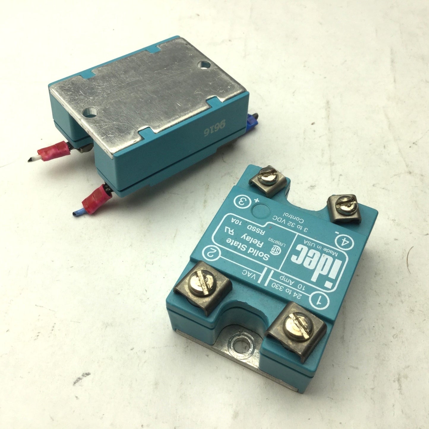 Used Lot of 2 IDEC RSSD 10A Solid State Relay 3-32VDC, 24-330VAC 10A