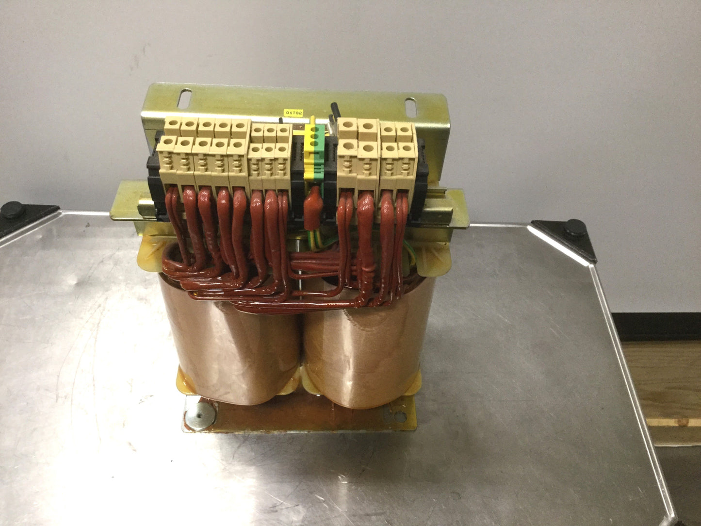 Used ELCA TMI240+480334 Transformer Pri 208/220/380/440/480 Sec 115V 220V 240V