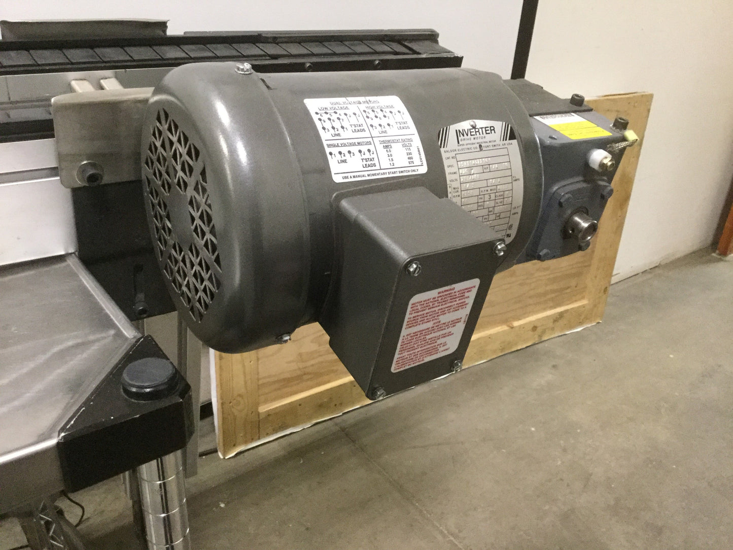 Used AMC M0203806R060 Chain Conveyor 5' Long 6" Wide 230/460VAC 1.25ft/sec
