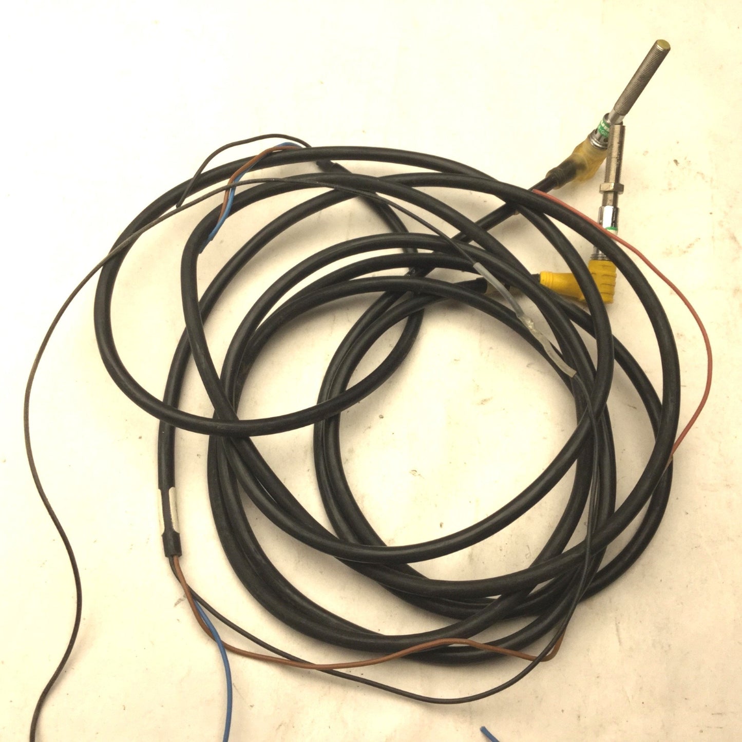 Used Lot of 2 Turck Bi0,8-G05-AN6X-V1331 Proximity Switch, NPN, 10-30VDC, 90 Degrees