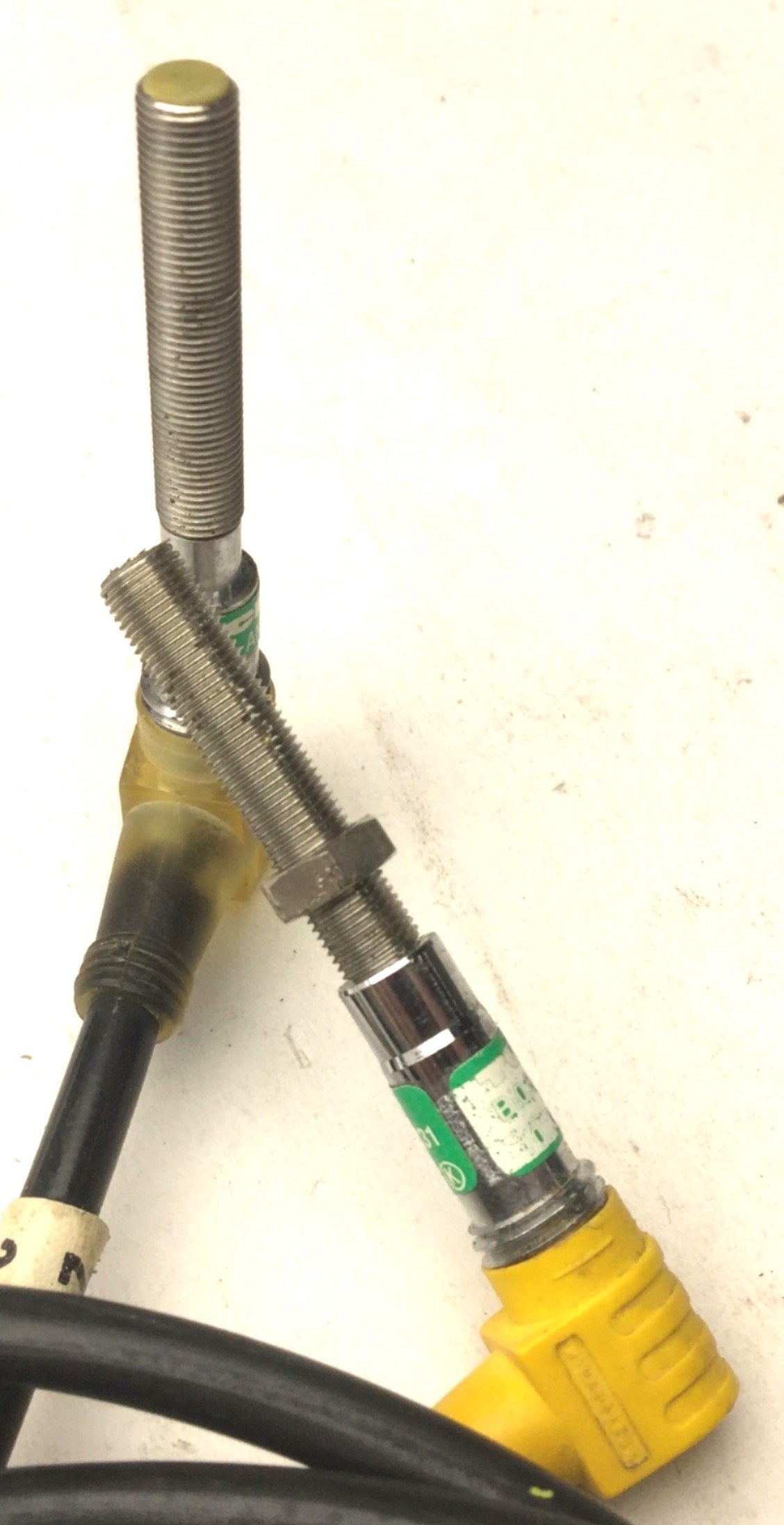 Used Lot of 2 Turck Bi0,8-G05-AN6X-V1331 Proximity Switch, NPN, 10-30VDC, 90 Degrees