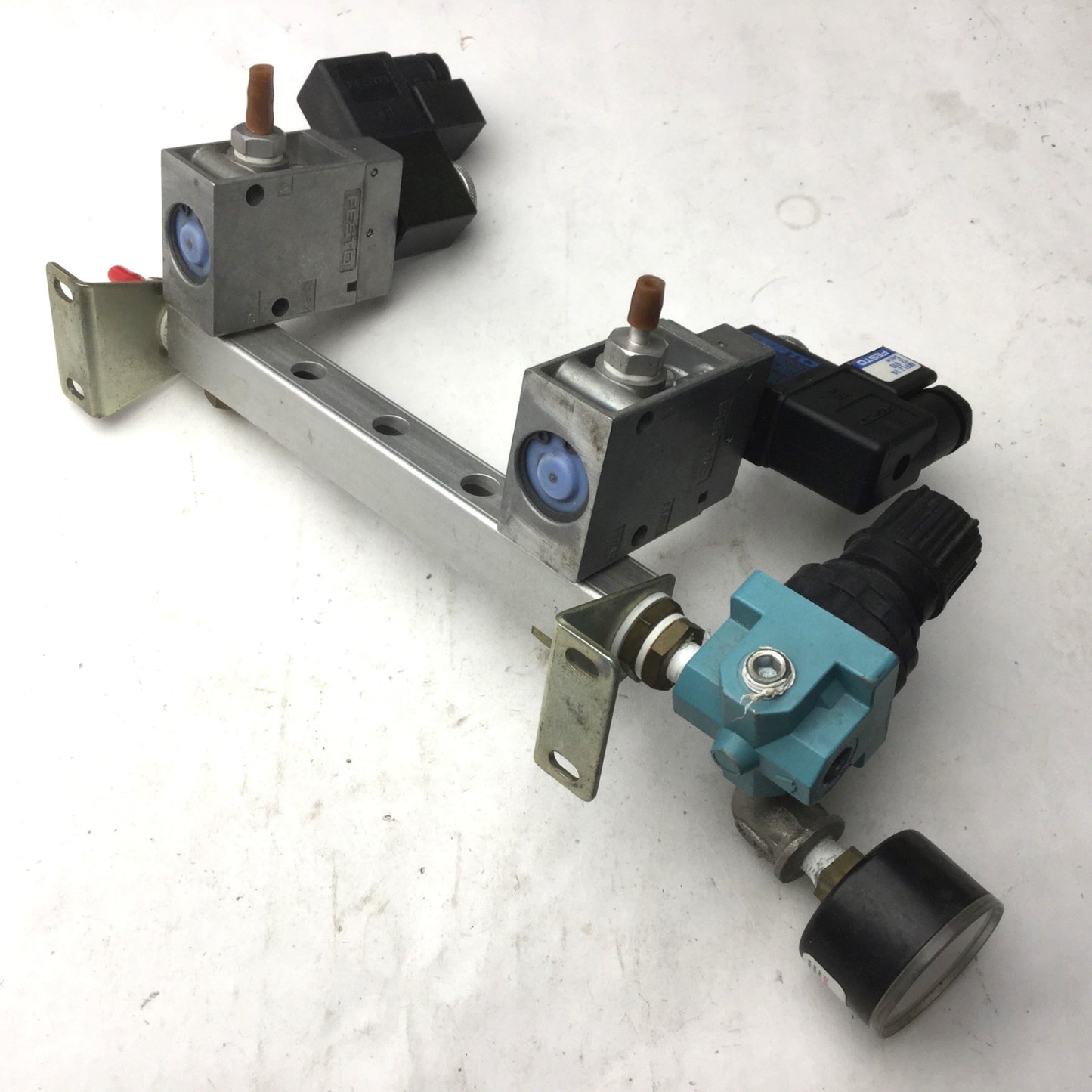 Used Bank of 2 Festo MFH-3-1/8 Pneumatic Solenoid Valve R00-01-000 Pressure Regulator