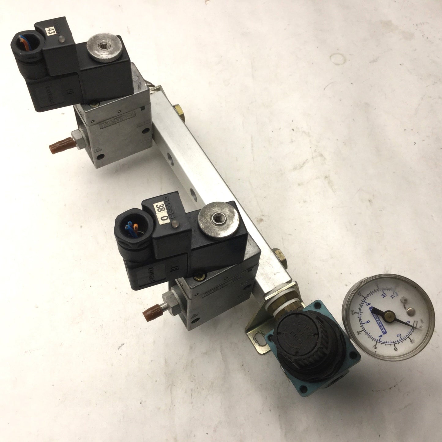 Used Bank of 2 Festo MFH-3-1/8 Pneumatic Solenoid Valve R00-01-000 Pressure Regulator