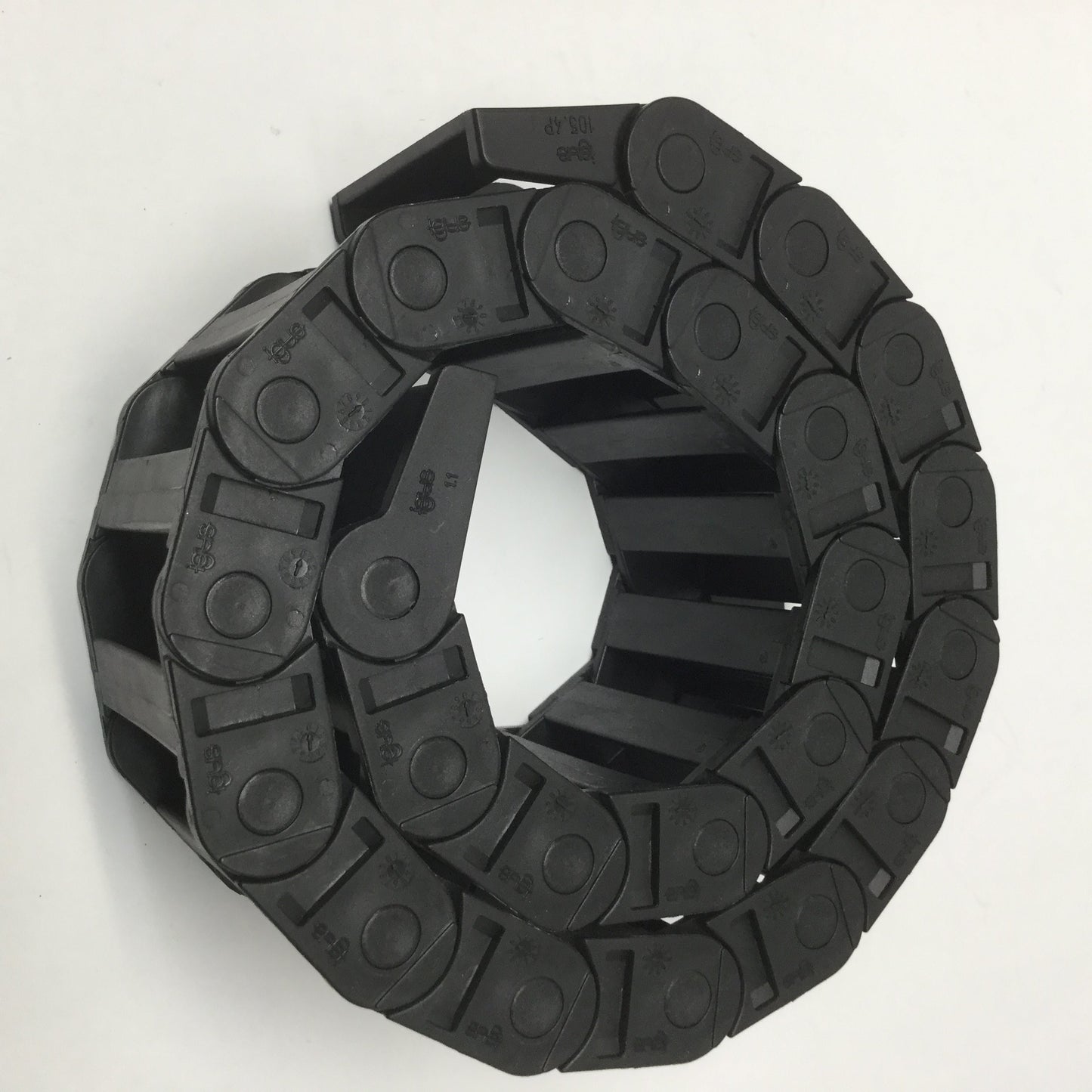 Used Igus 10.5.048 E2 Mini Energy E-Chain Cable Carrier 63mm(W) x 18mm(H) x 26"(L)