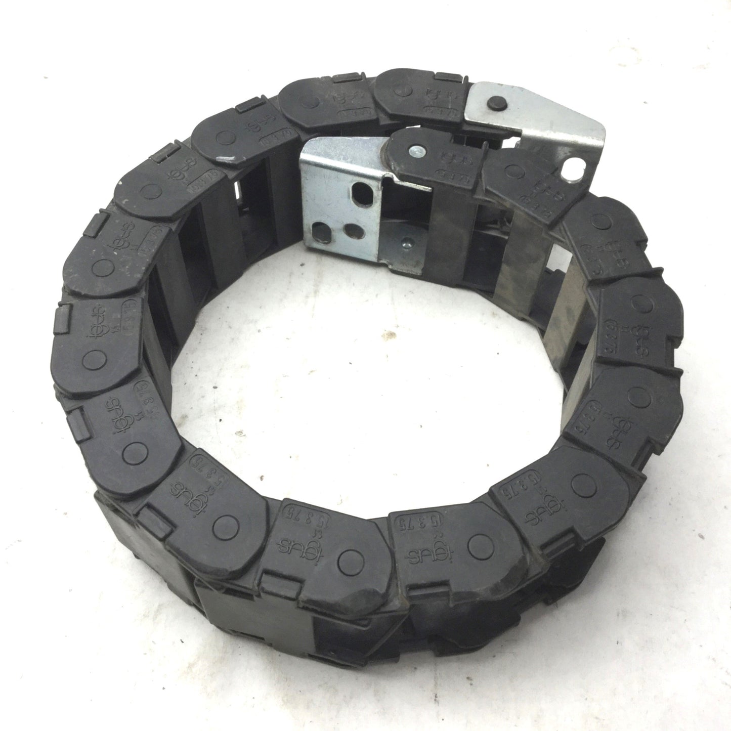 Used IGUS 15.3.75 Energy Chain Cable Carrier Length: 20" 16 Links, 2" x 1" End Links