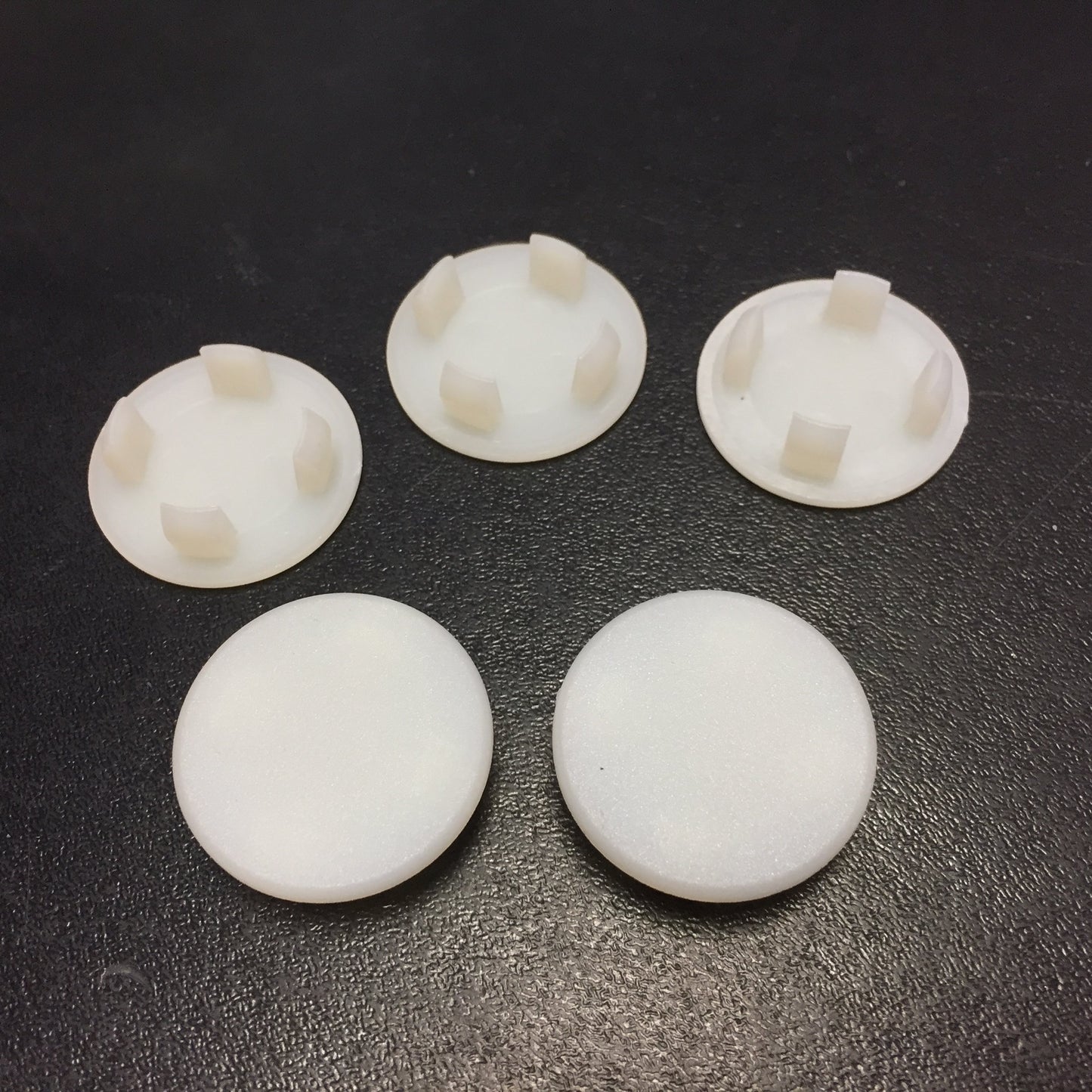 New – Open box Lot of 180 Nylon Metric Hole Plug 62PPM22BM40, 22mm Hole Diameter 0.8-4 mm Thick