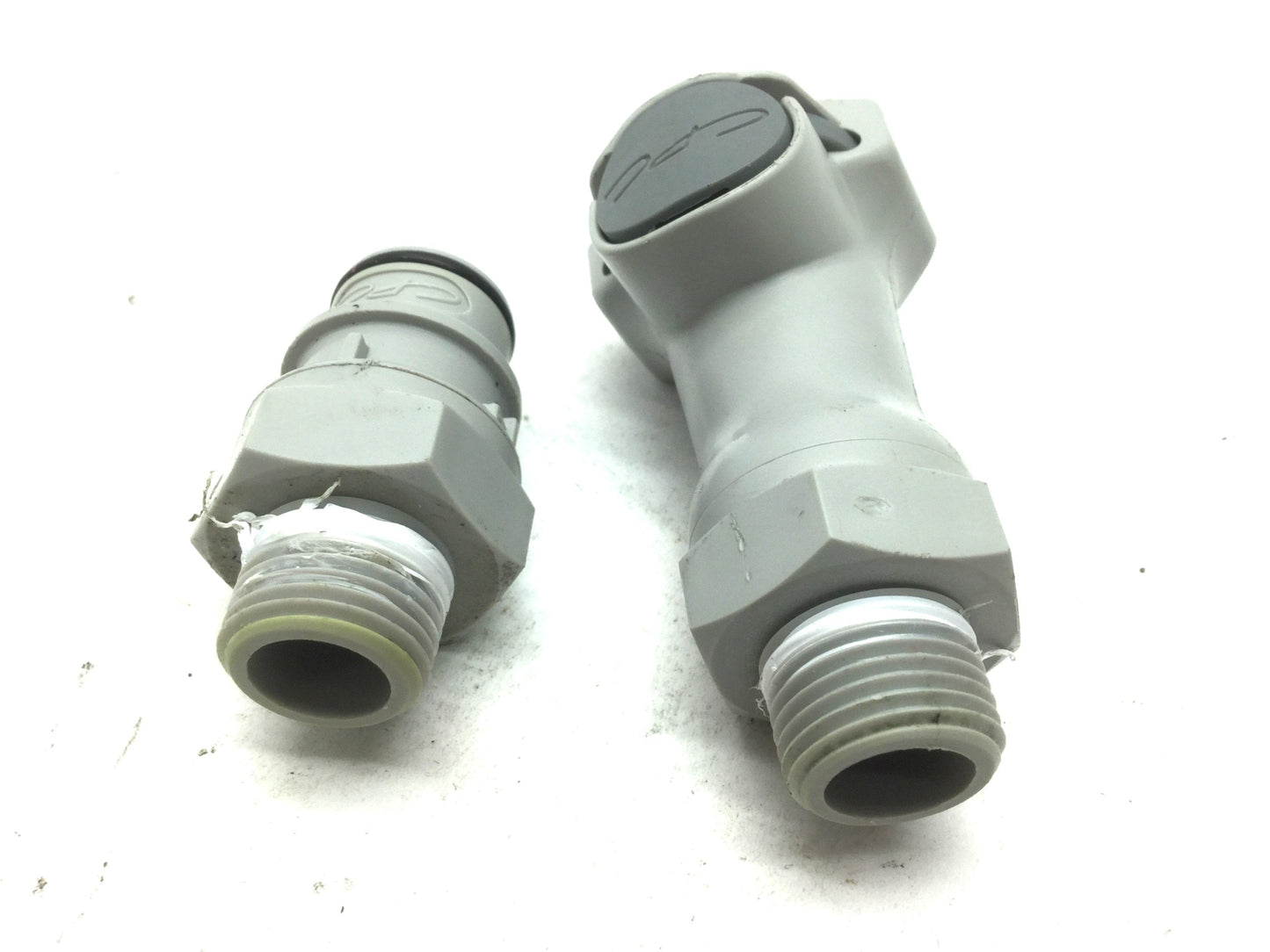 Used CPC Colder HFCD10612 Valved In-Line Coupler 3/8" NPT Male to Male