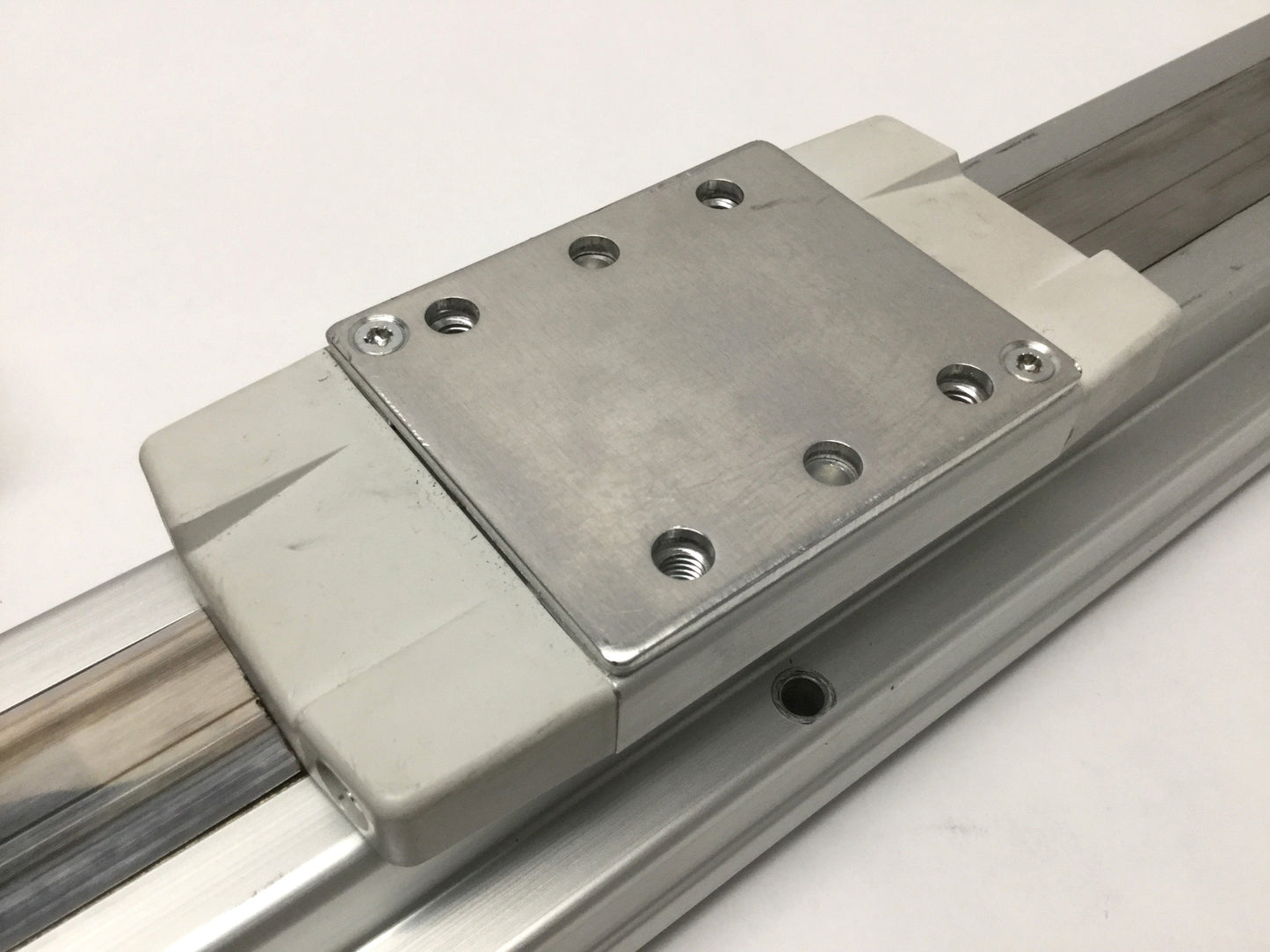 Used SMC LEFS32LB-700-R5C918 Step Motor Ball Screw Linear Actuator Positioner 700mm