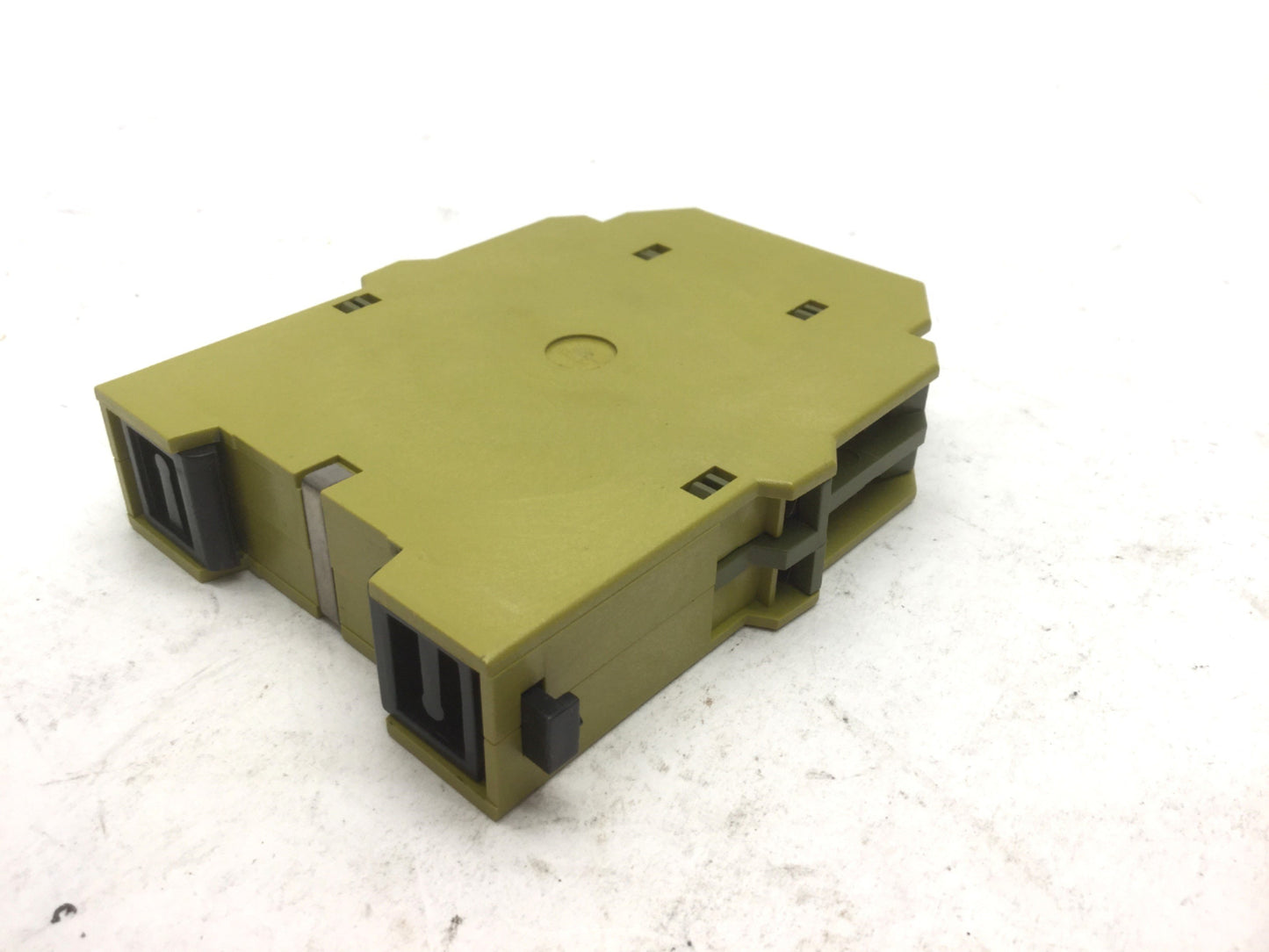 Used Pilz PNOZ-Z Safety Relay Module 24VAC/DC 2W/2VA 2NO Contacts
