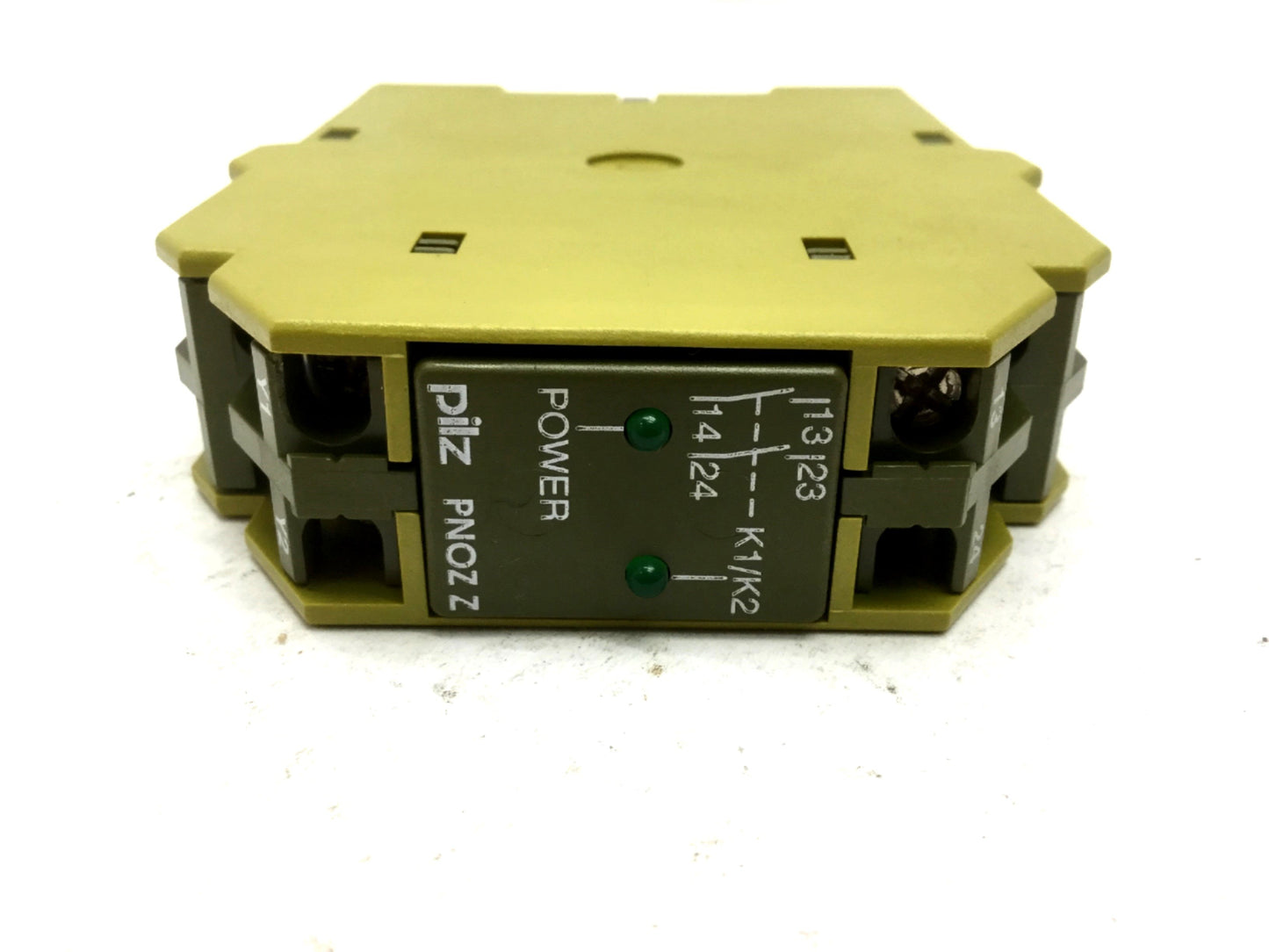 Used Pilz PNOZ-Z Safety Relay Module 24VAC/DC 2W/2VA 2NO Contacts