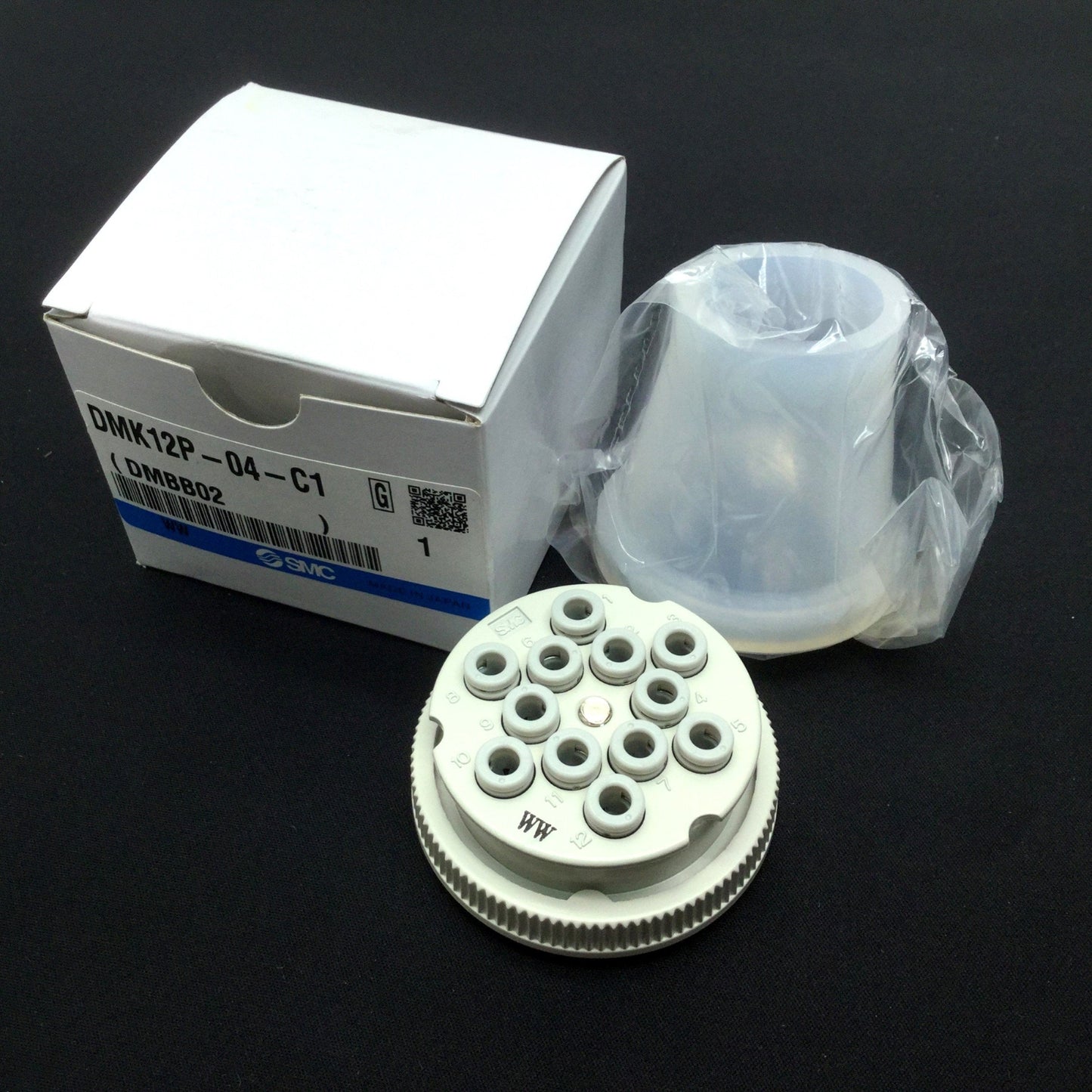 New SMC DMK12P-04-C1 Multi Connector Plug W/ One Touch Fittings 4mm x12 Ports