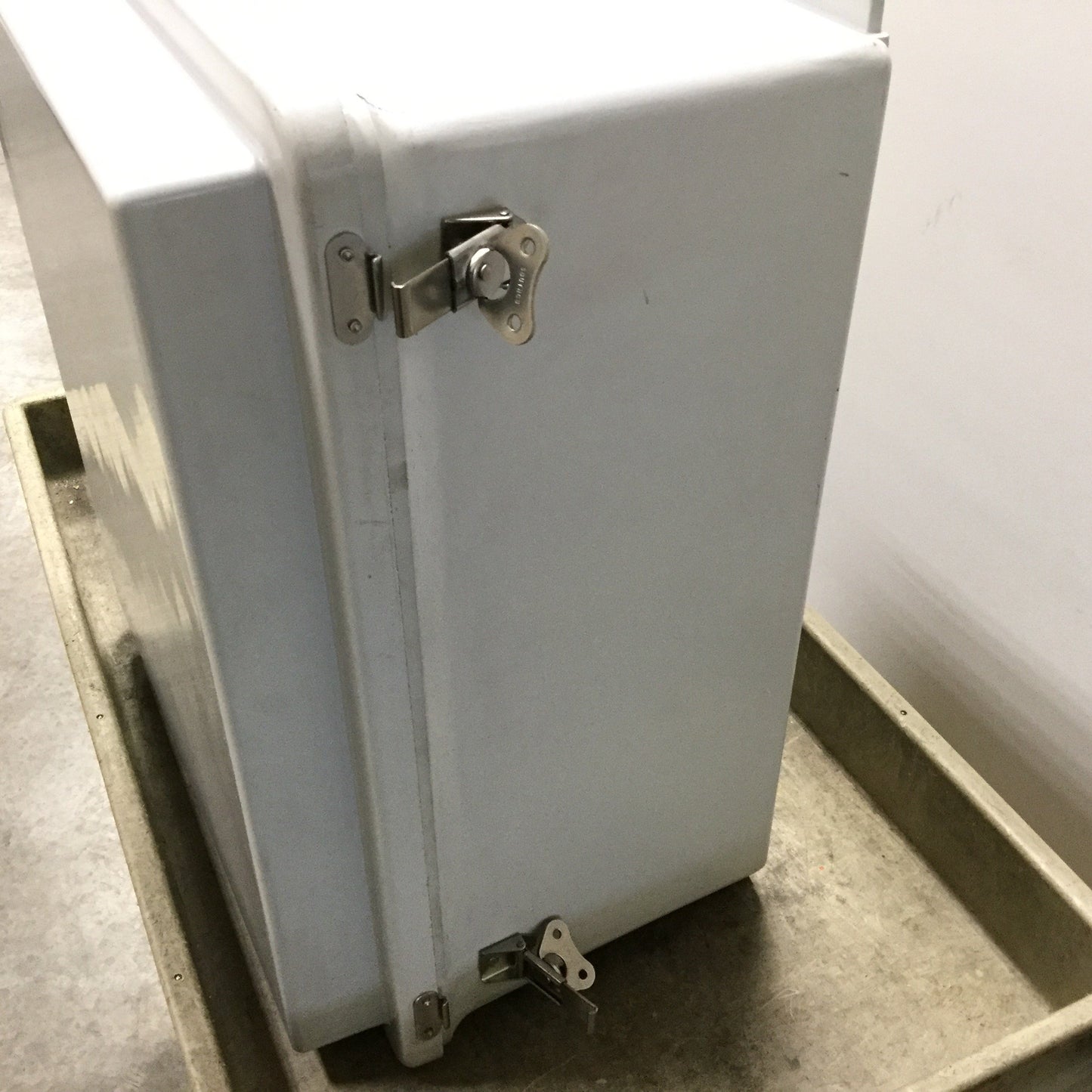 Used Robroy RJ1816HLL Electrical Enclosure, Fiberglass, 18" x 16" x 10", *Holes*