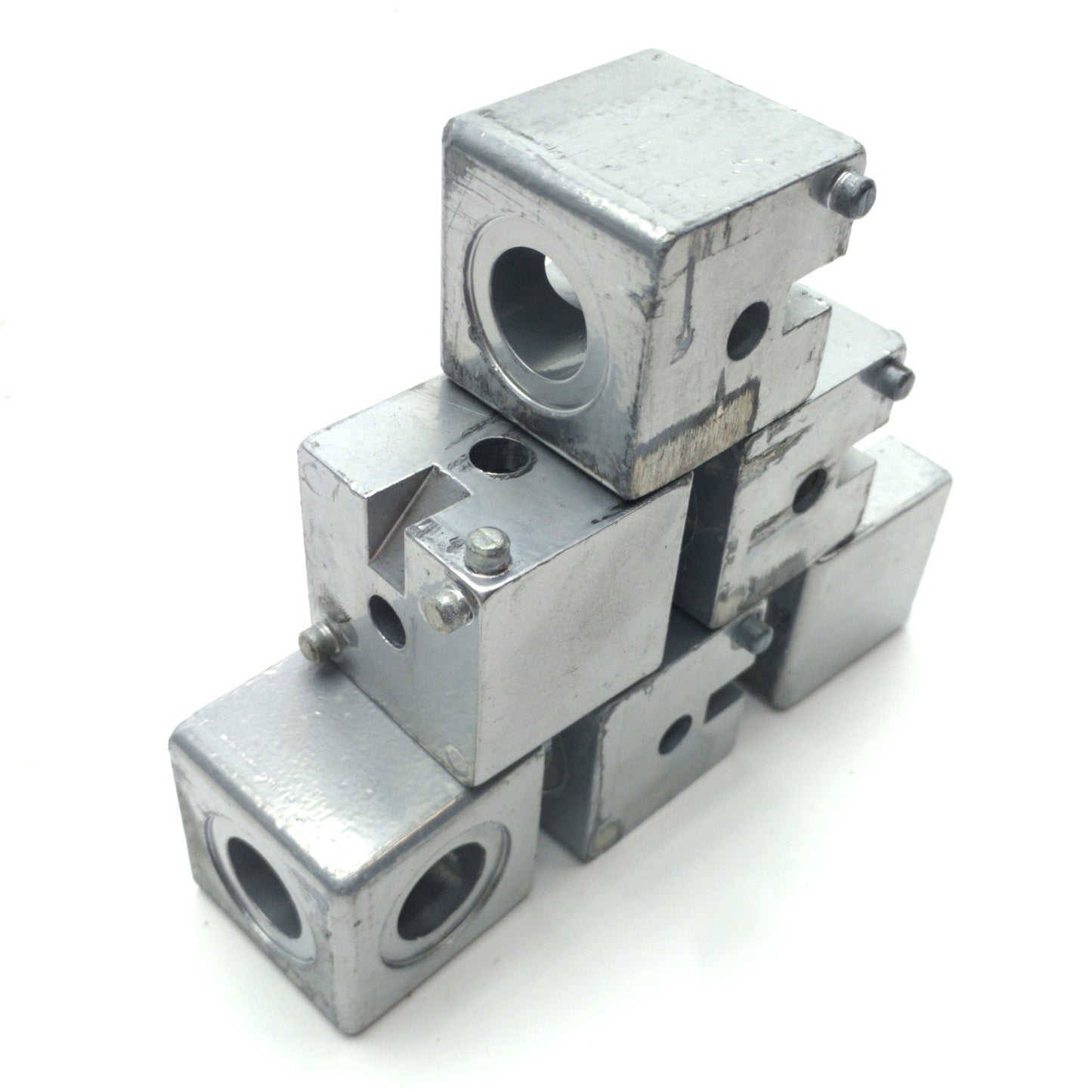 Used Lot of 6 80/20 14172 Aluminum Extrusion Cubic Corner, 2-Way, 40mm *Missing Peg*
