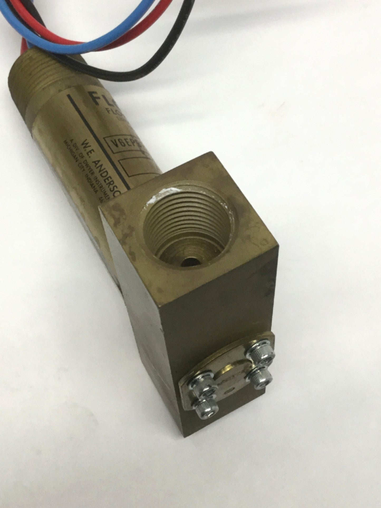 Used Flotect V6EPBBSLF Hazardous Location Flow Switch 1450psi 1/2" NPT, 125/250VAC 5A