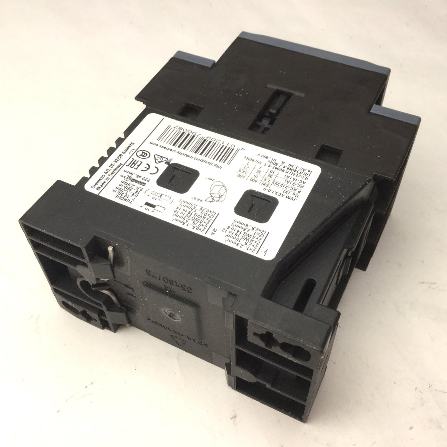 Used Siemens 3RT2027-1BB40 Sirius Power Contactor, 600VAC, 32A, 3-Pole, 25hp