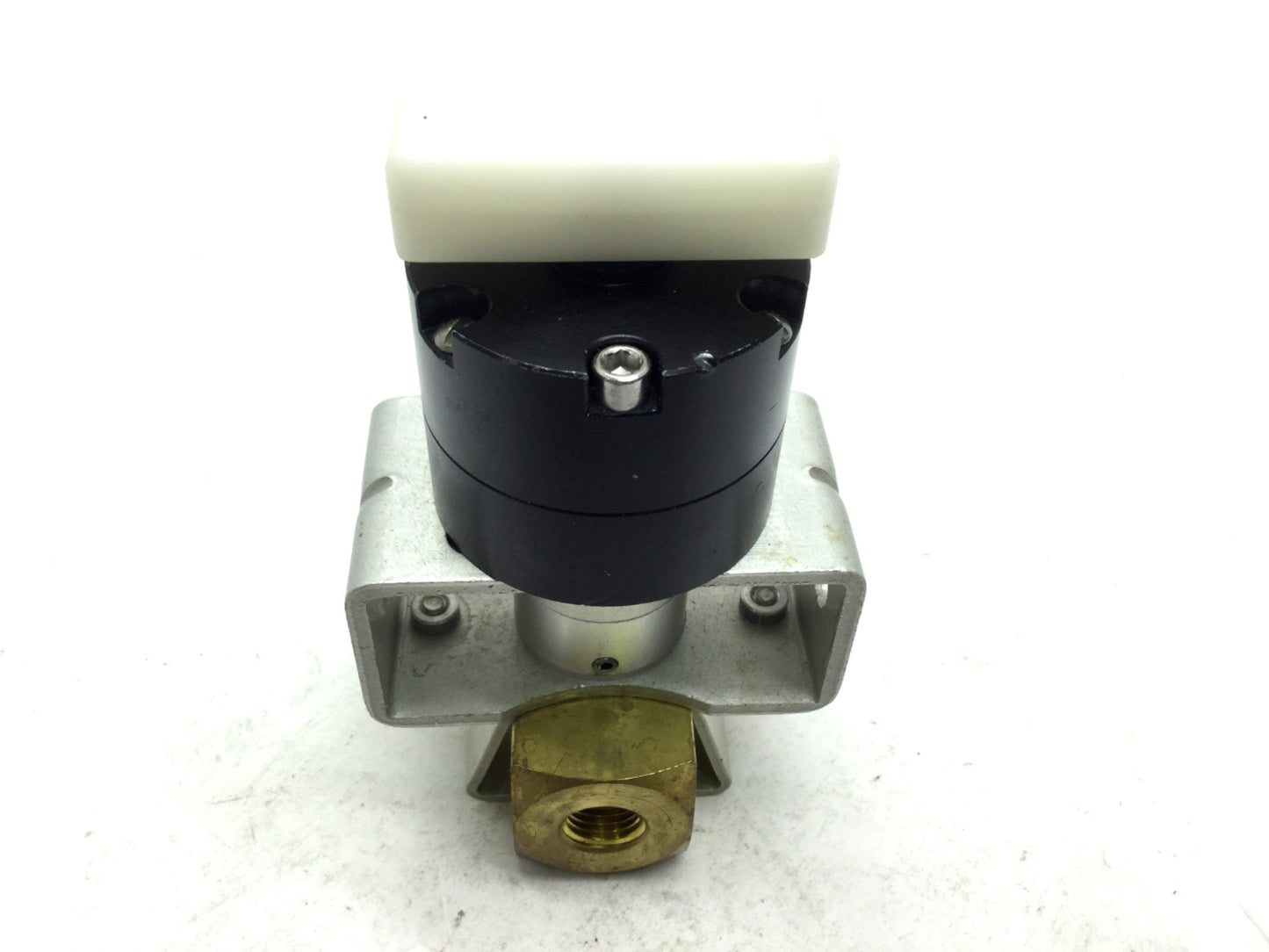 Used Swagelok B-4P6T4-D Brass Quarter Turn Plug Valve 1/4" FNPT With Rotary Actuator