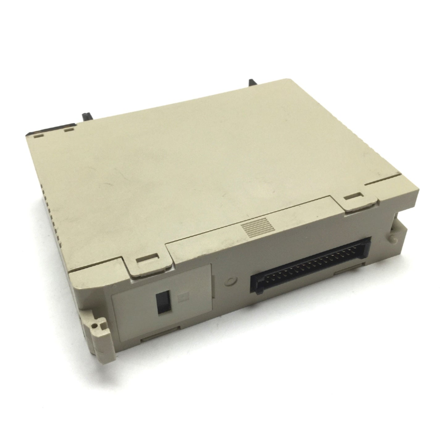 Used Lot of 3 Omron C200H-OD225 Sysmac PLC Output Module, 16-Point 250VAC/24VDC 2A/Pt