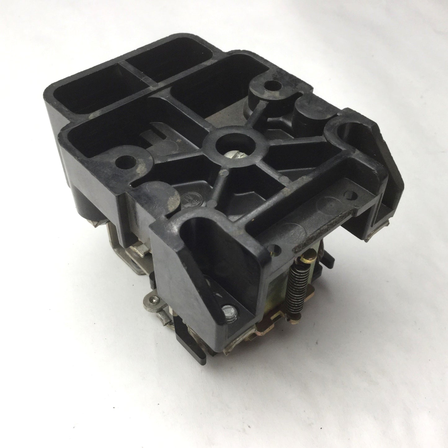 Used Dayton 5X848A 8-Pin Surface Open Power Relay, Rating: 30A @ 300VAC/28VDC