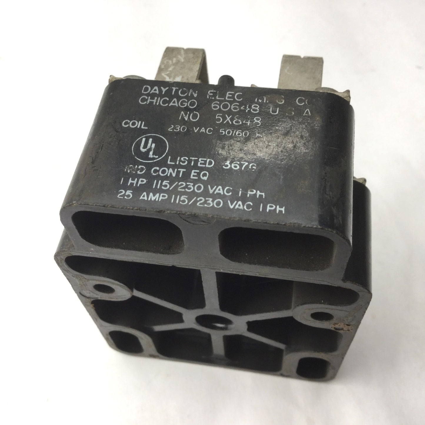 Used Dayton 5X848 8-Pin Surface Open Power Relay, Coil: 230VAC, 25A, 115/230VAC, 1PH