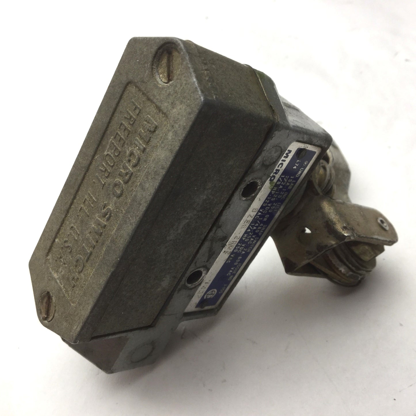 Used Micro Switch BZE6-2RQ2 Medium Duty Limit Snap Switch, 600VAC, Roller Lever, SPDT