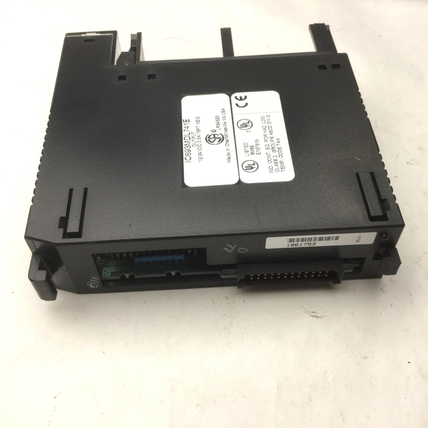 Used GE Fanuc IC693MDL741E Output Module 90-30, 12/24VDC, Hinge Pin Broken
