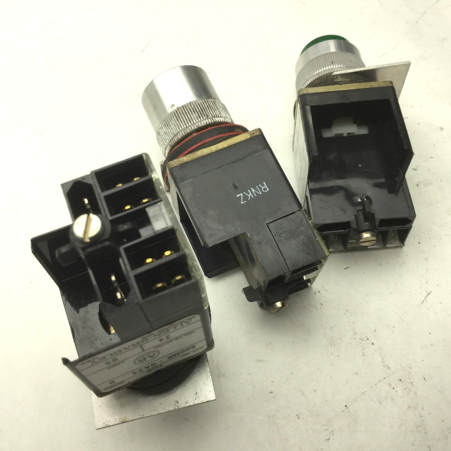 Used Lot of 3 Allen-Bradley 800MR-QA24 Illuminated Push Buttons Green 22.5mm Round