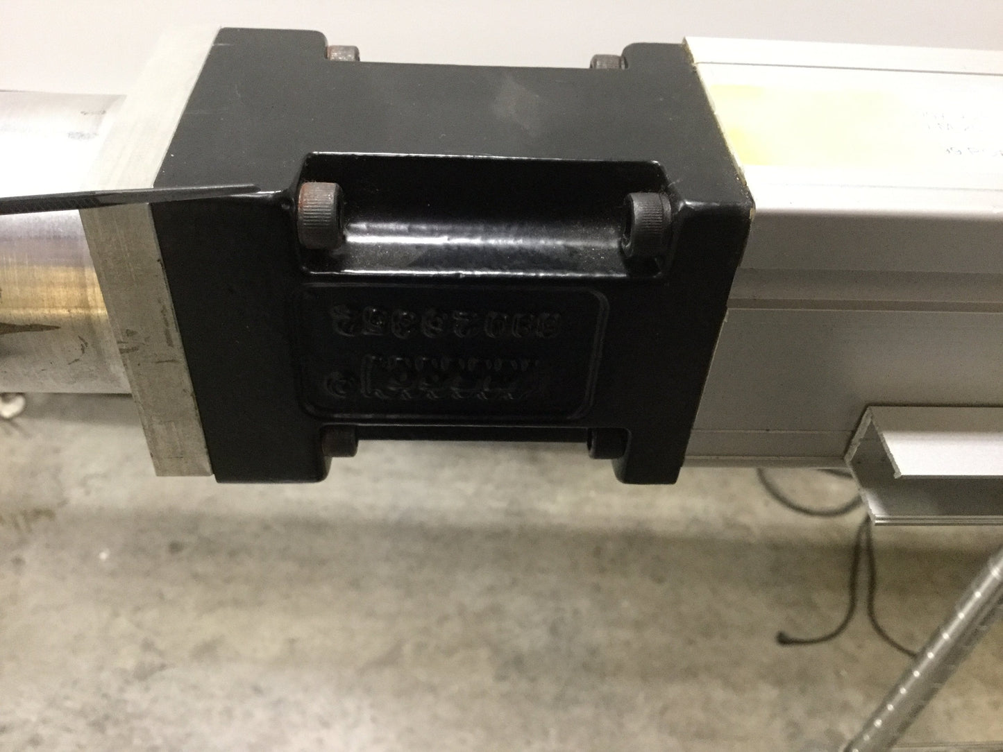 Used Neff WM60-370-M-20-1219-1649 PowerLine Linear Actuator Lead 20mm Travel 1219mm