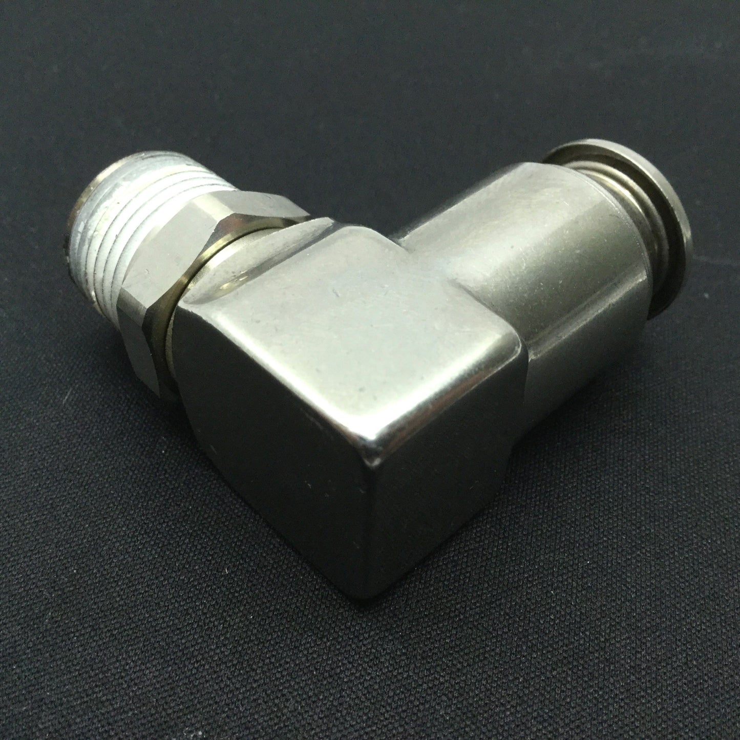 New SMC KQGL13-N03S Male Elbow Fitting, Tube: 1/2" (13mm), 3/8" NPT